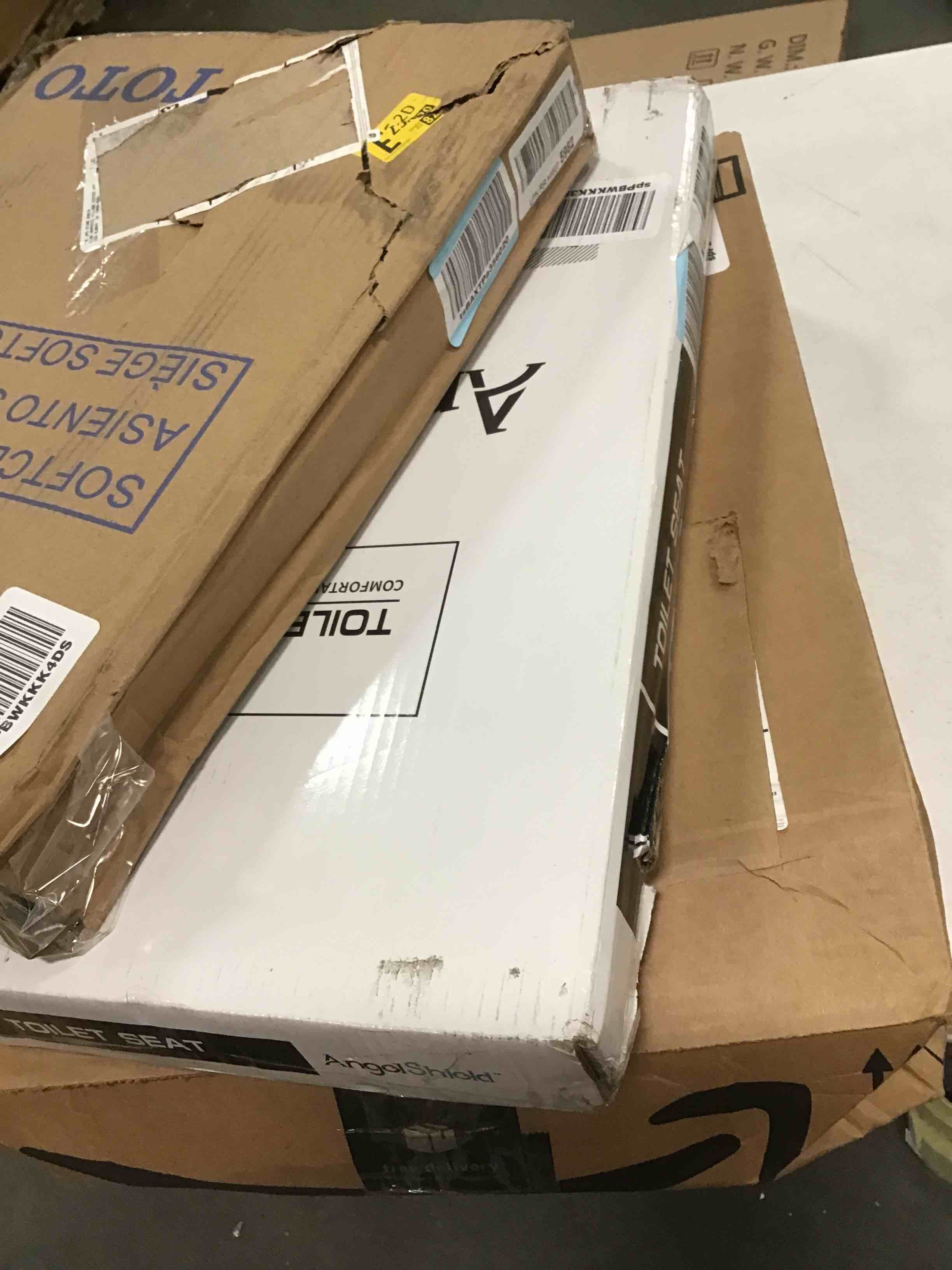https://s3.amazonaws.com/lotting-images-prod/bidfta/BLU5799950_1705407315993.jpeg