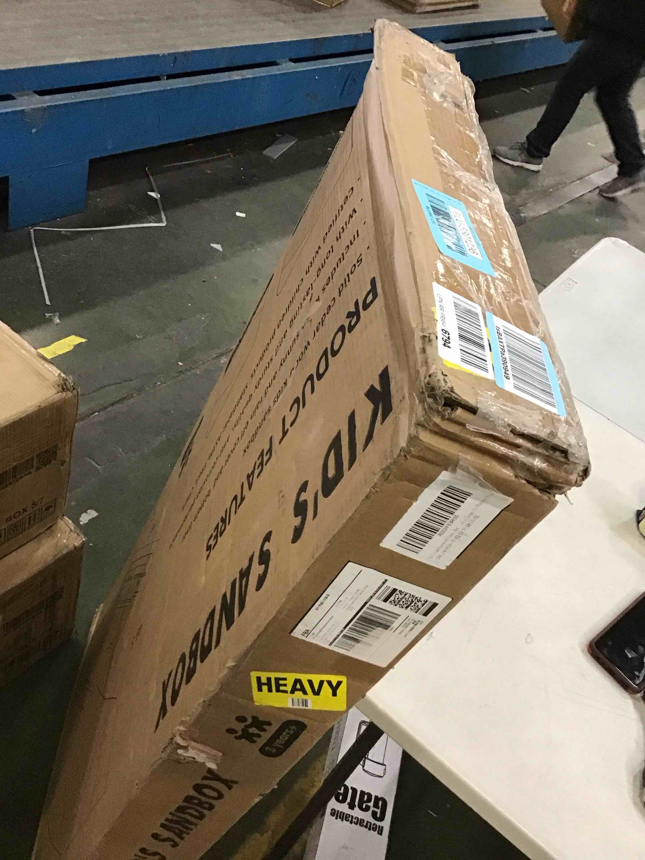 https://s3.amazonaws.com/lotting-images-prod/bidfta/BLU5801236_1705423545036.jpeg
