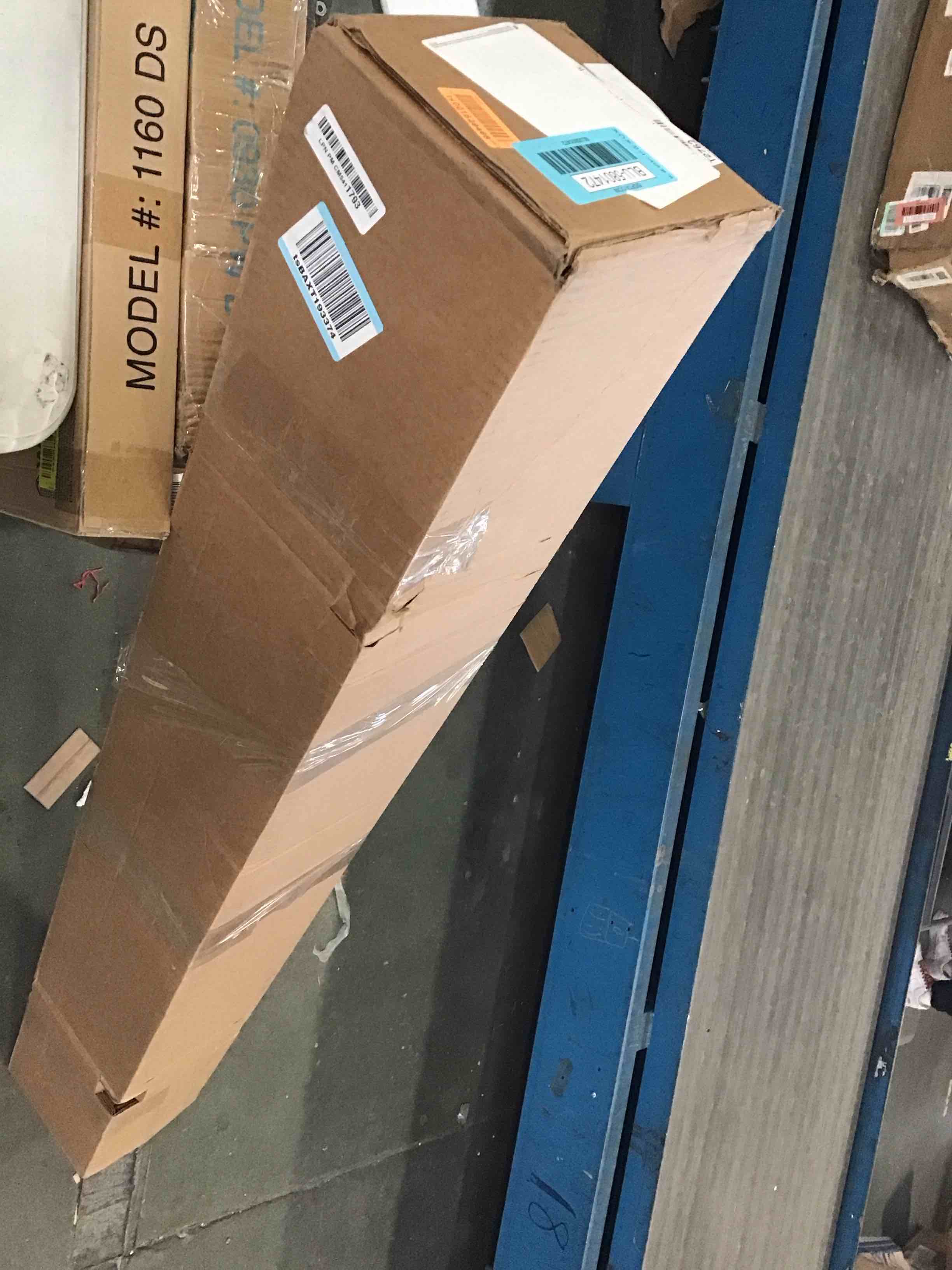https://s3.amazonaws.com/lotting-images-prod/bidfta/BLU5801472_1705510987543.jpeg