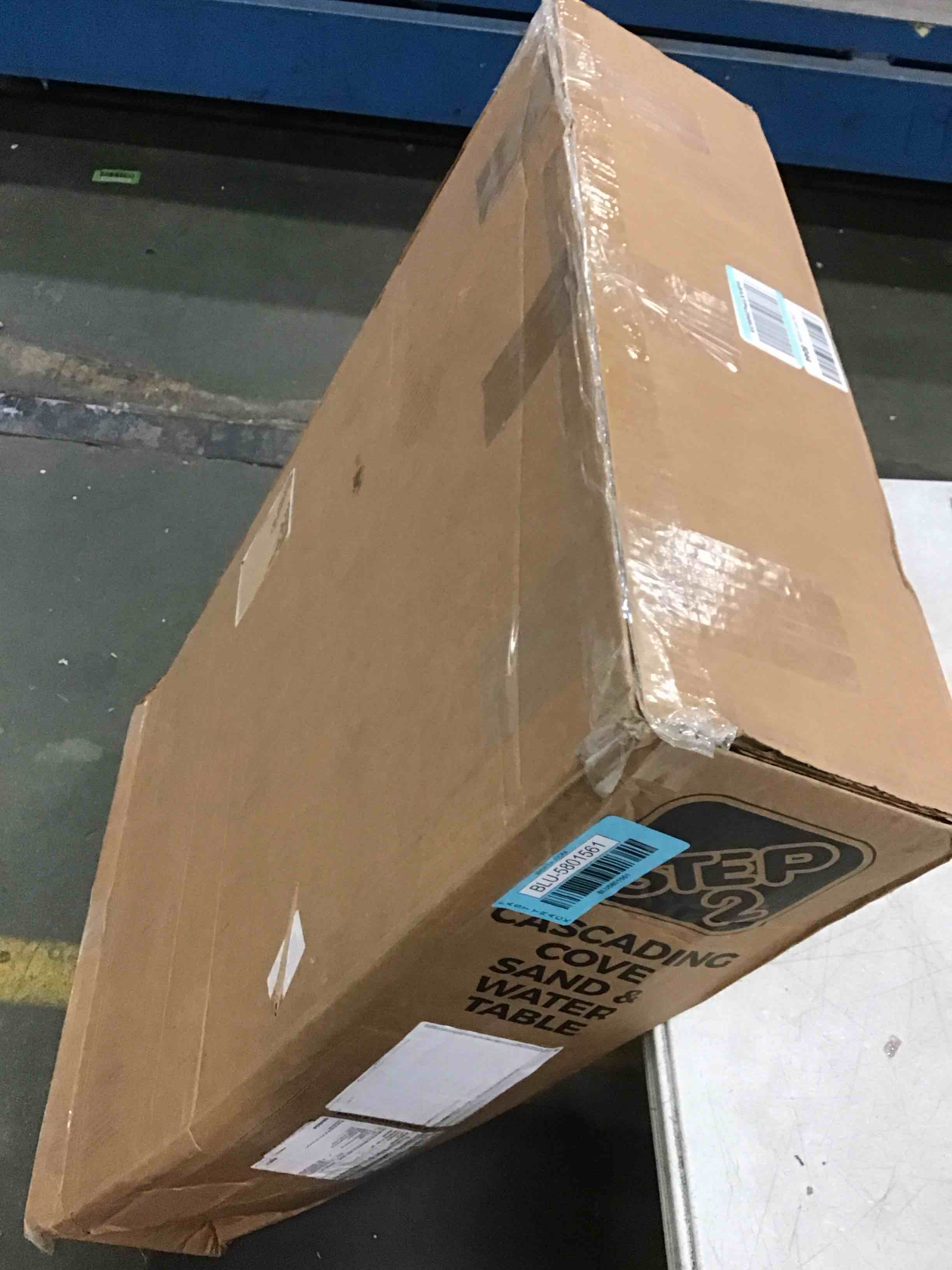 https://s3.amazonaws.com/lotting-images-prod/bidfta/BLU5801561_1705579537944.jpeg
