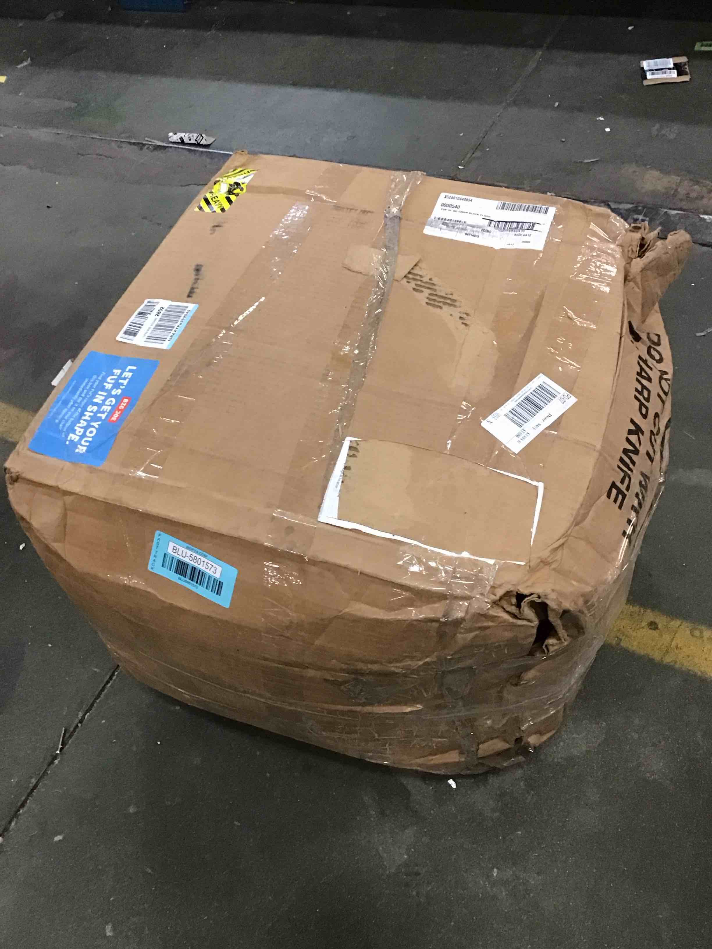 https://s3.amazonaws.com/lotting-images-prod/bidfta/BLU5801573_1705581487775.jpeg
