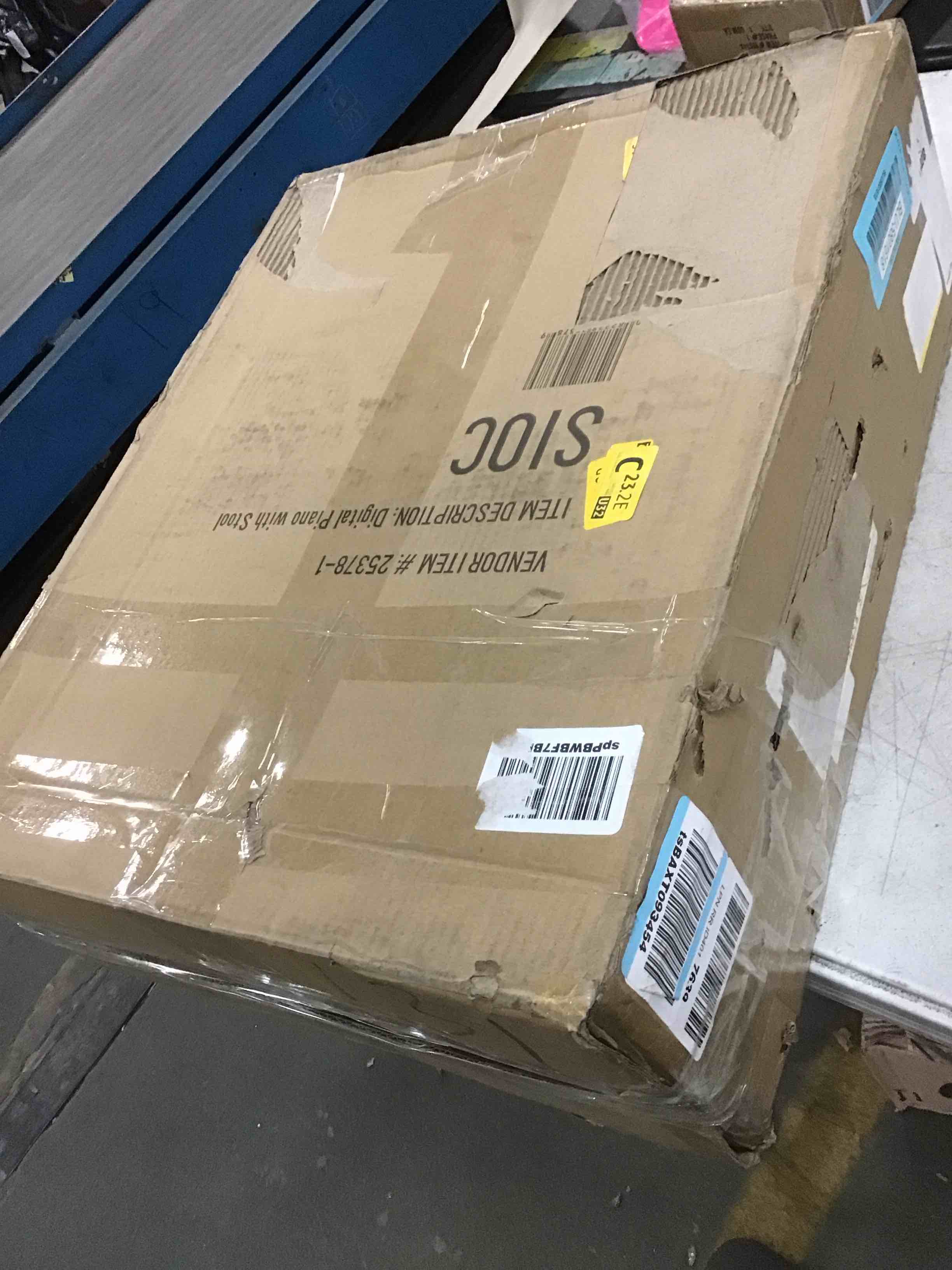https://s3.amazonaws.com/lotting-images-prod/bidfta/BLU5801618_1705586848773.jpeg