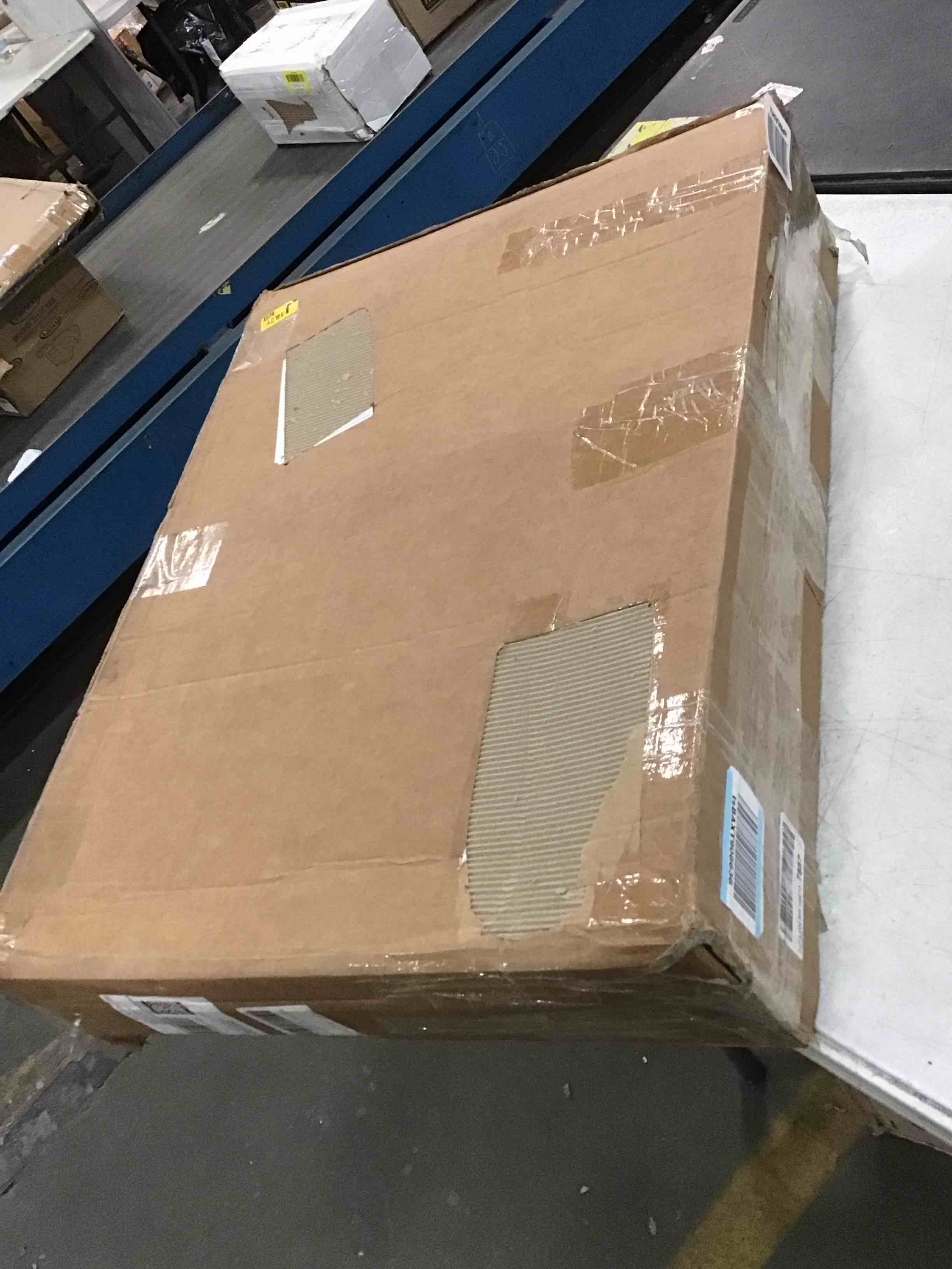 https://s3.amazonaws.com/lotting-images-prod/bidfta/BLU5801630_1705588026494.jpeg