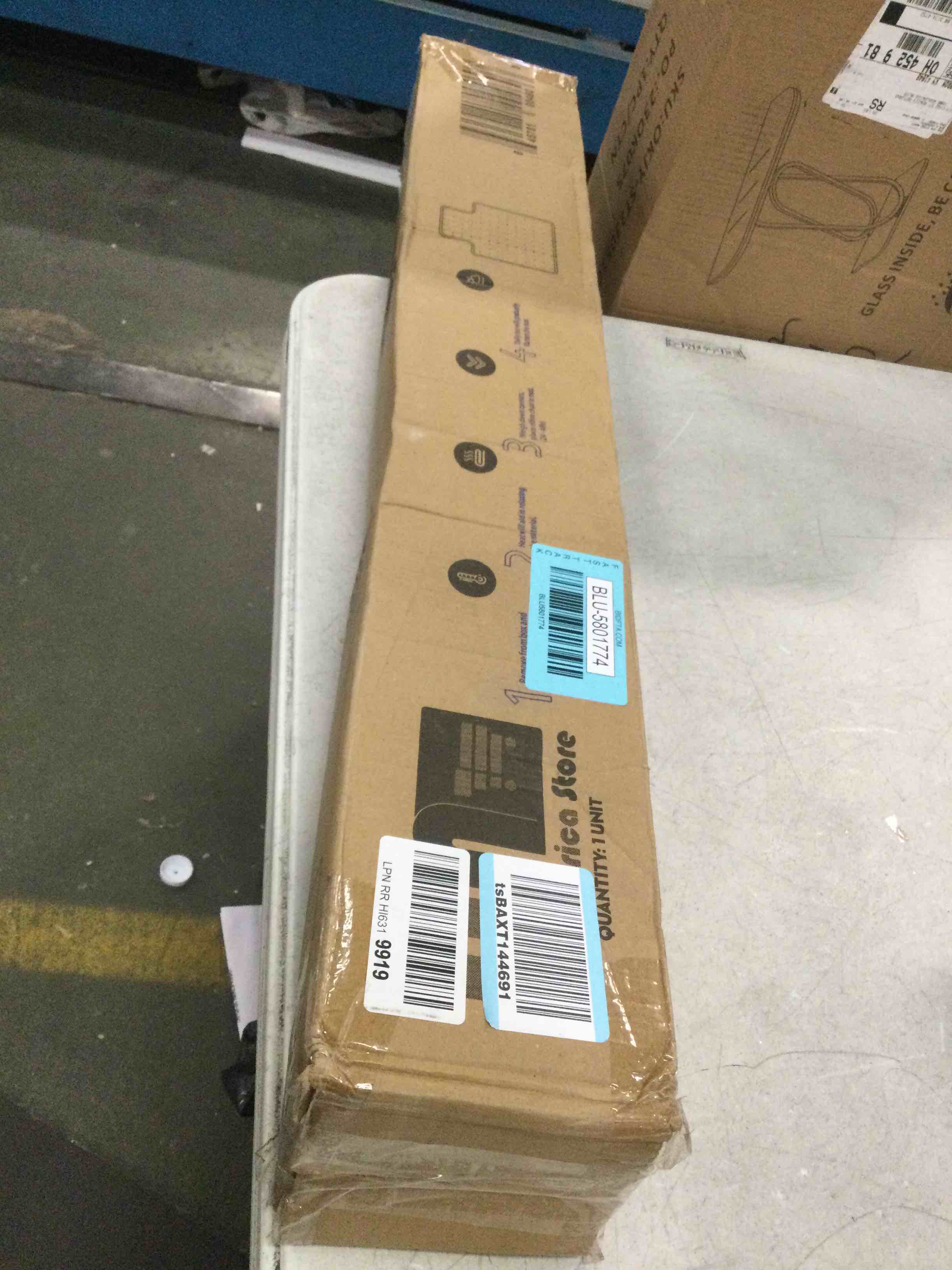 https://s3.amazonaws.com/lotting-images-prod/bidfta/BLU5801774_1705611382985.jpeg
