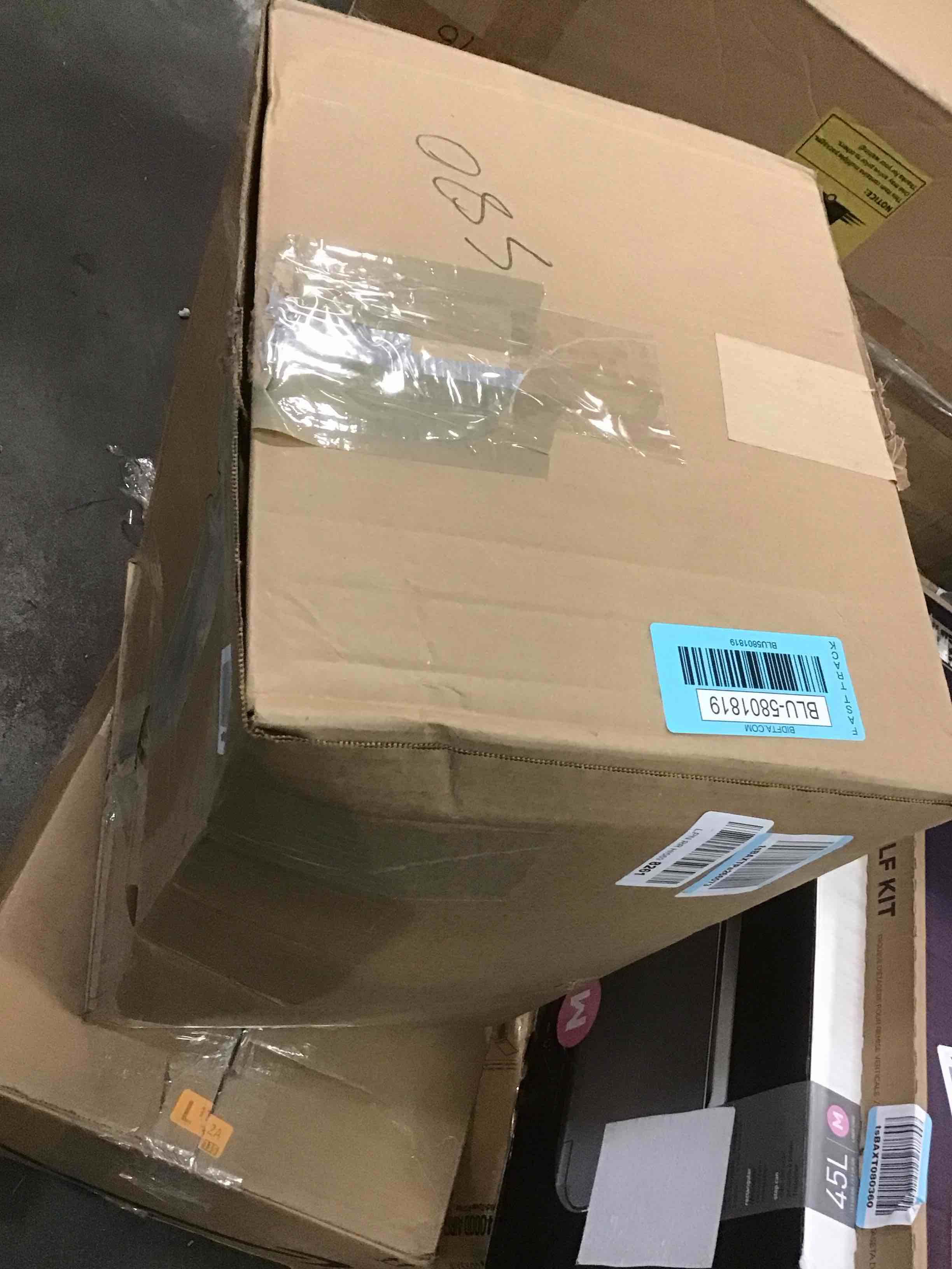 https://s3.amazonaws.com/lotting-images-prod/bidfta/BLU5801819_1705671818842.jpeg