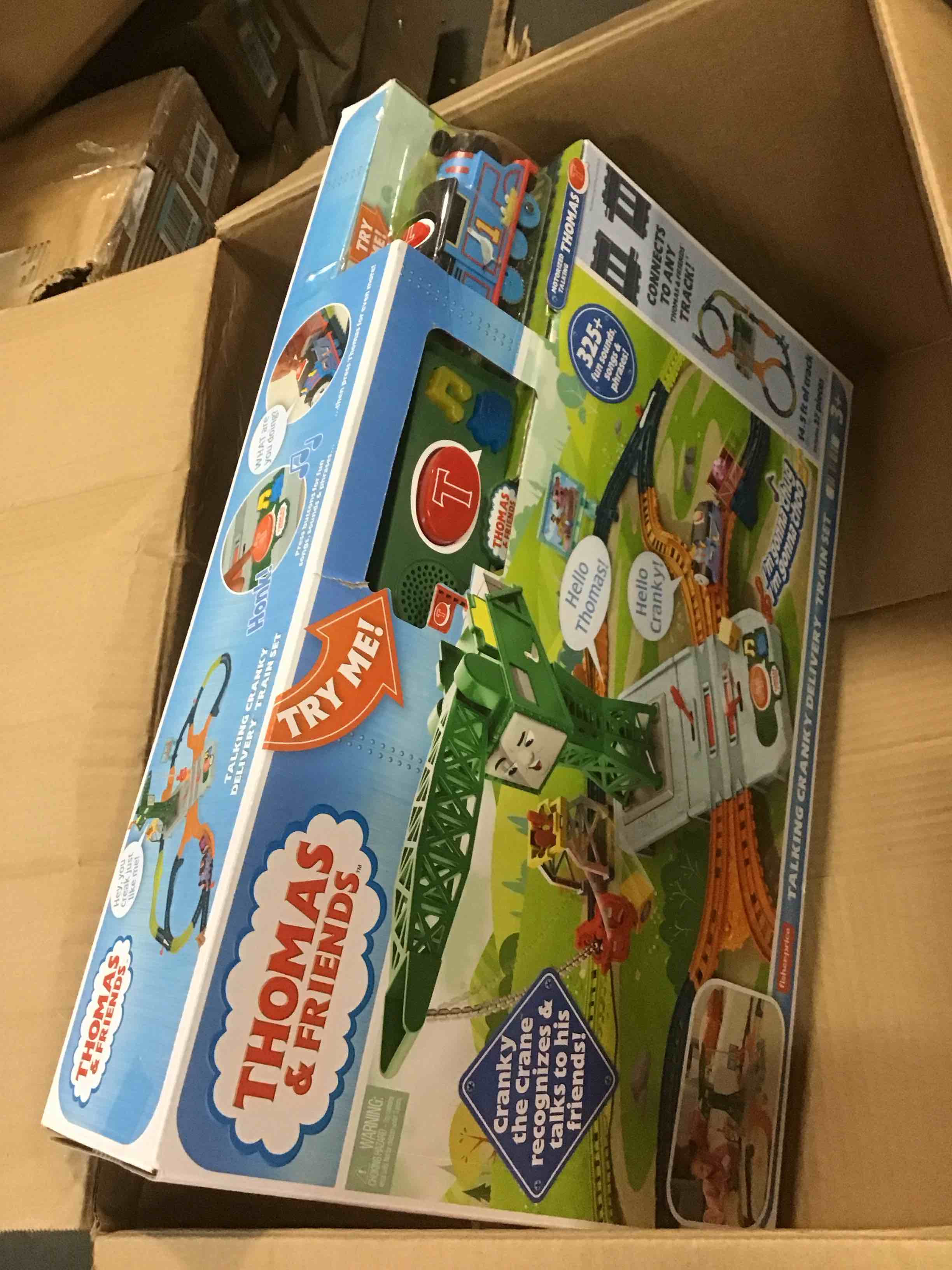 https://s3.amazonaws.com/lotting-images-prod/bidfta/BLU5801819_1705671843192.jpeg