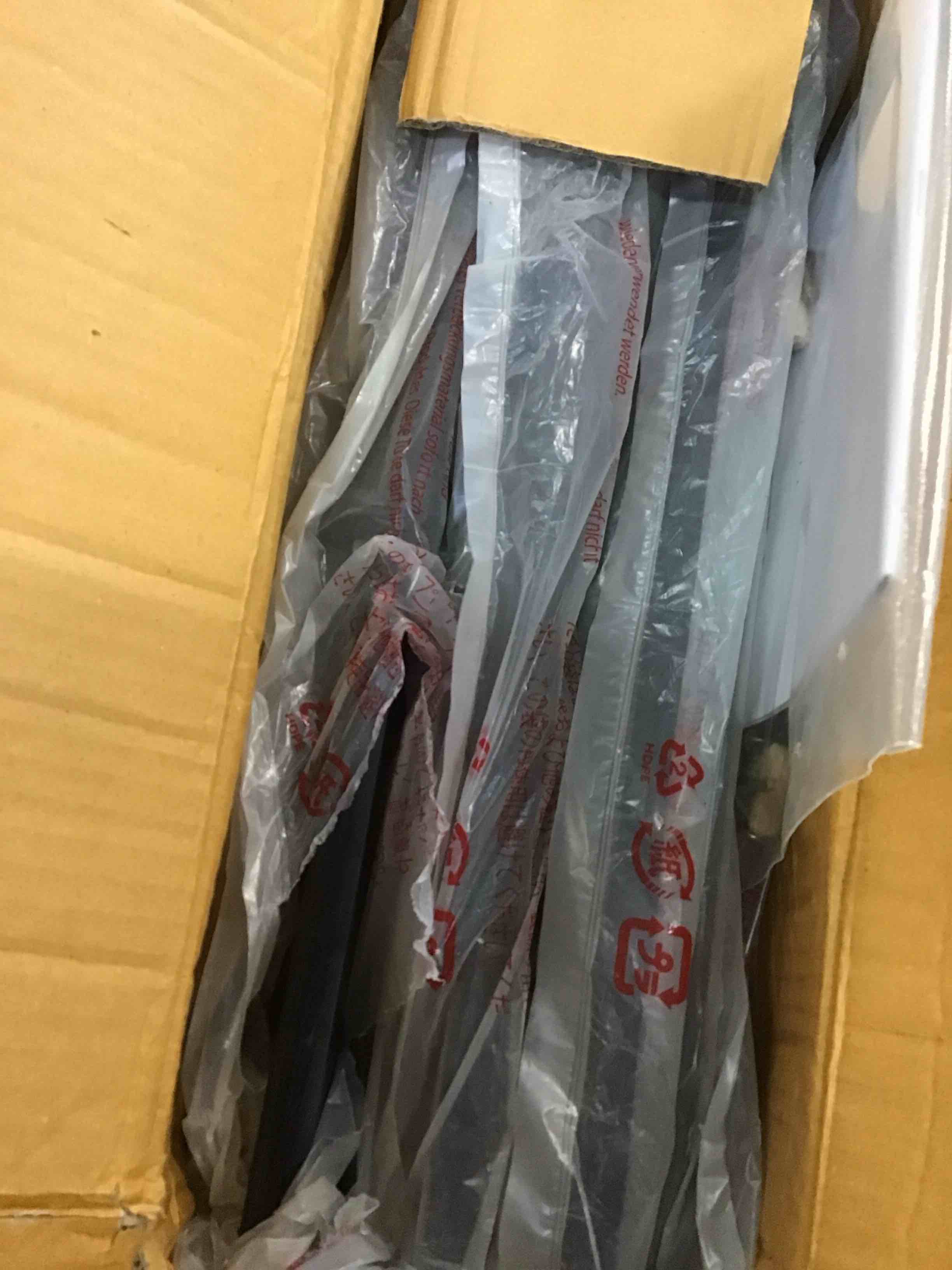 https://s3.amazonaws.com/lotting-images-prod/bidfta/BLU5802150_1705951738406.jpeg