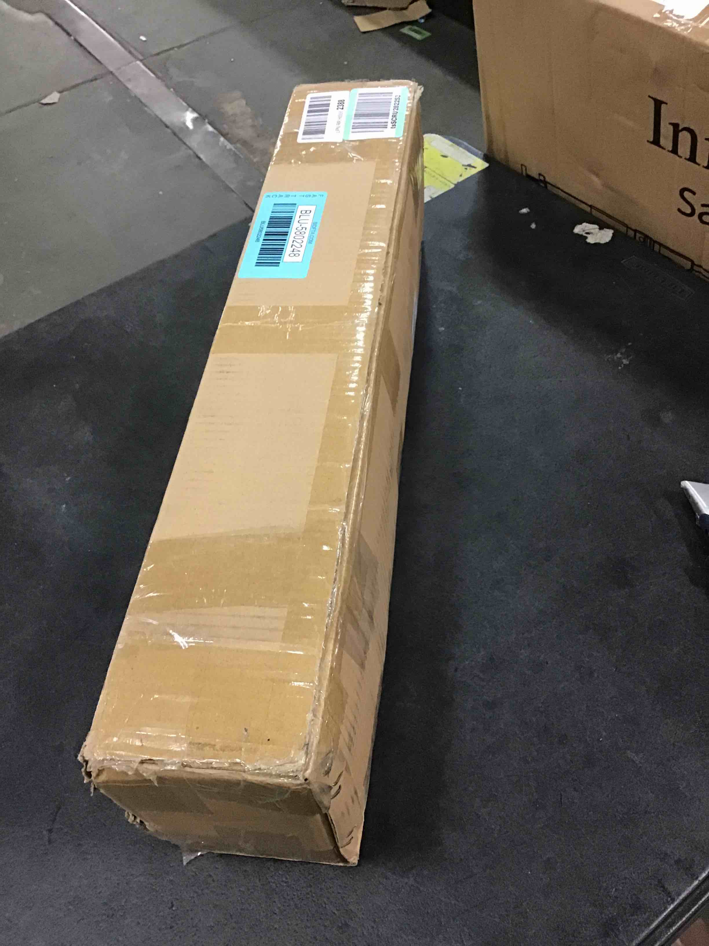 https://s3.amazonaws.com/lotting-images-prod/bidfta/BLU5802248_1706017493718.jpeg