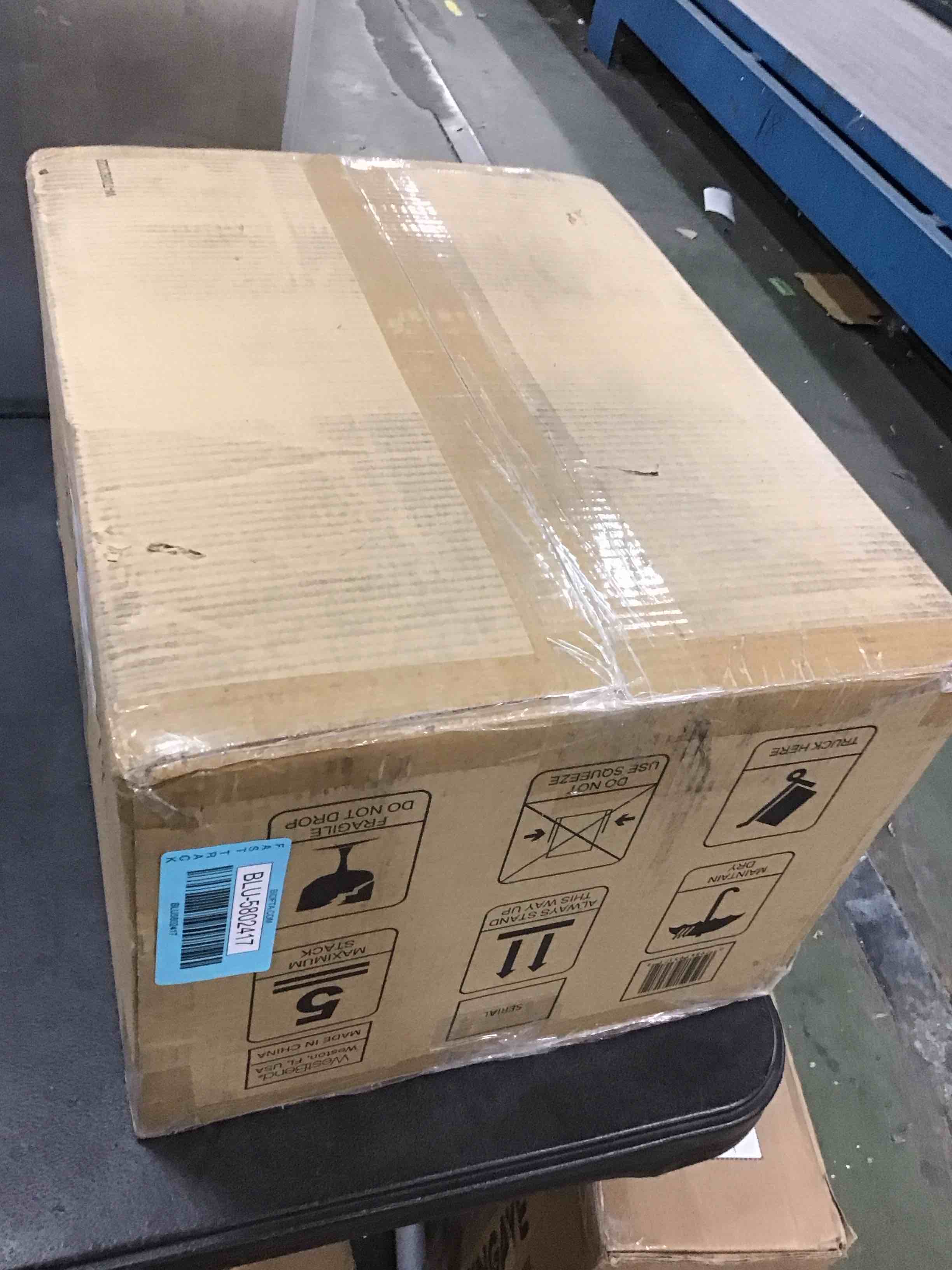https://s3.amazonaws.com/lotting-images-prod/bidfta/BLU5802417_1706044421506.jpeg