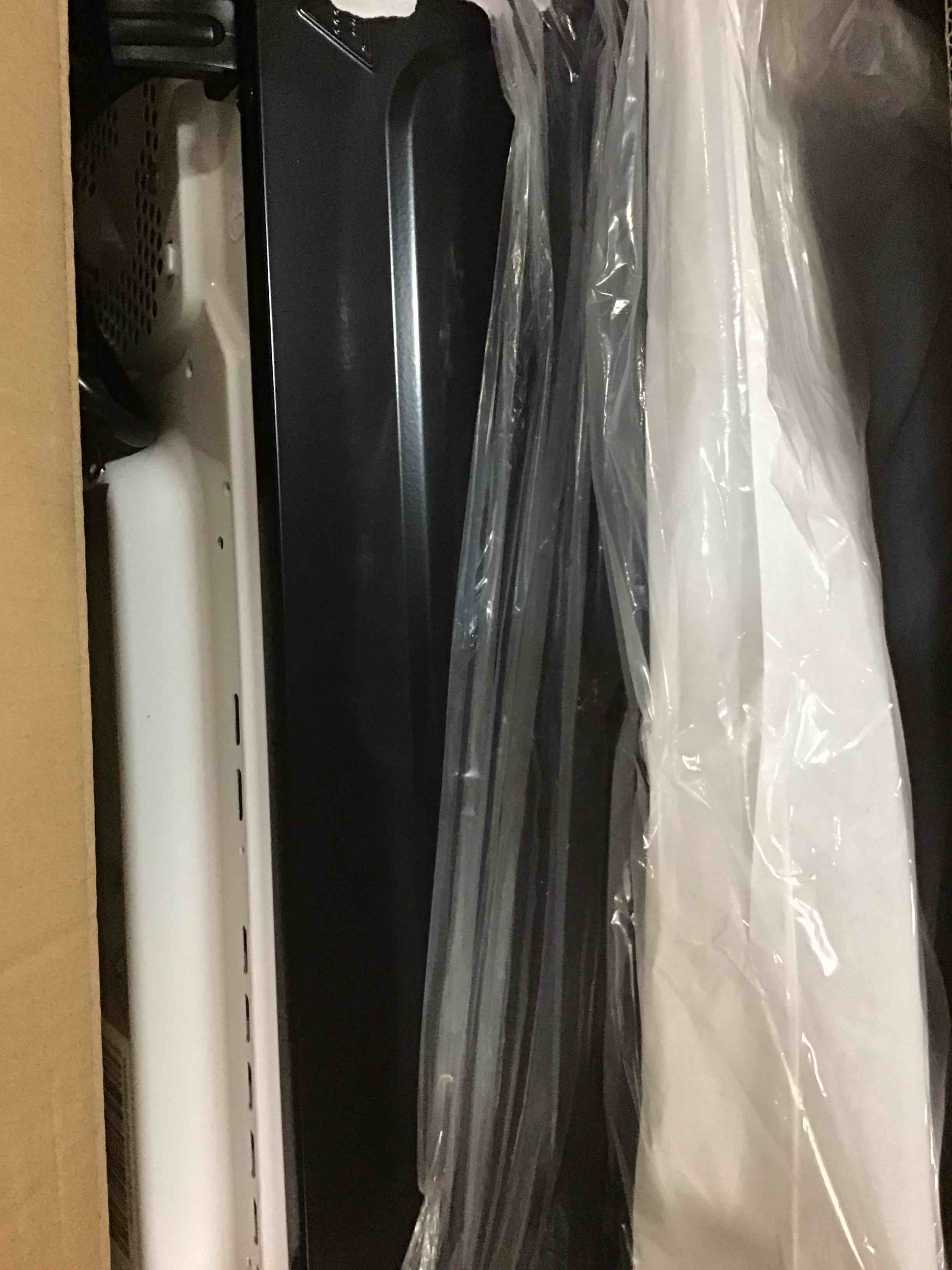 https://s3.amazonaws.com/lotting-images-prod/bidfta/BLU5802417_1706044467998.jpeg