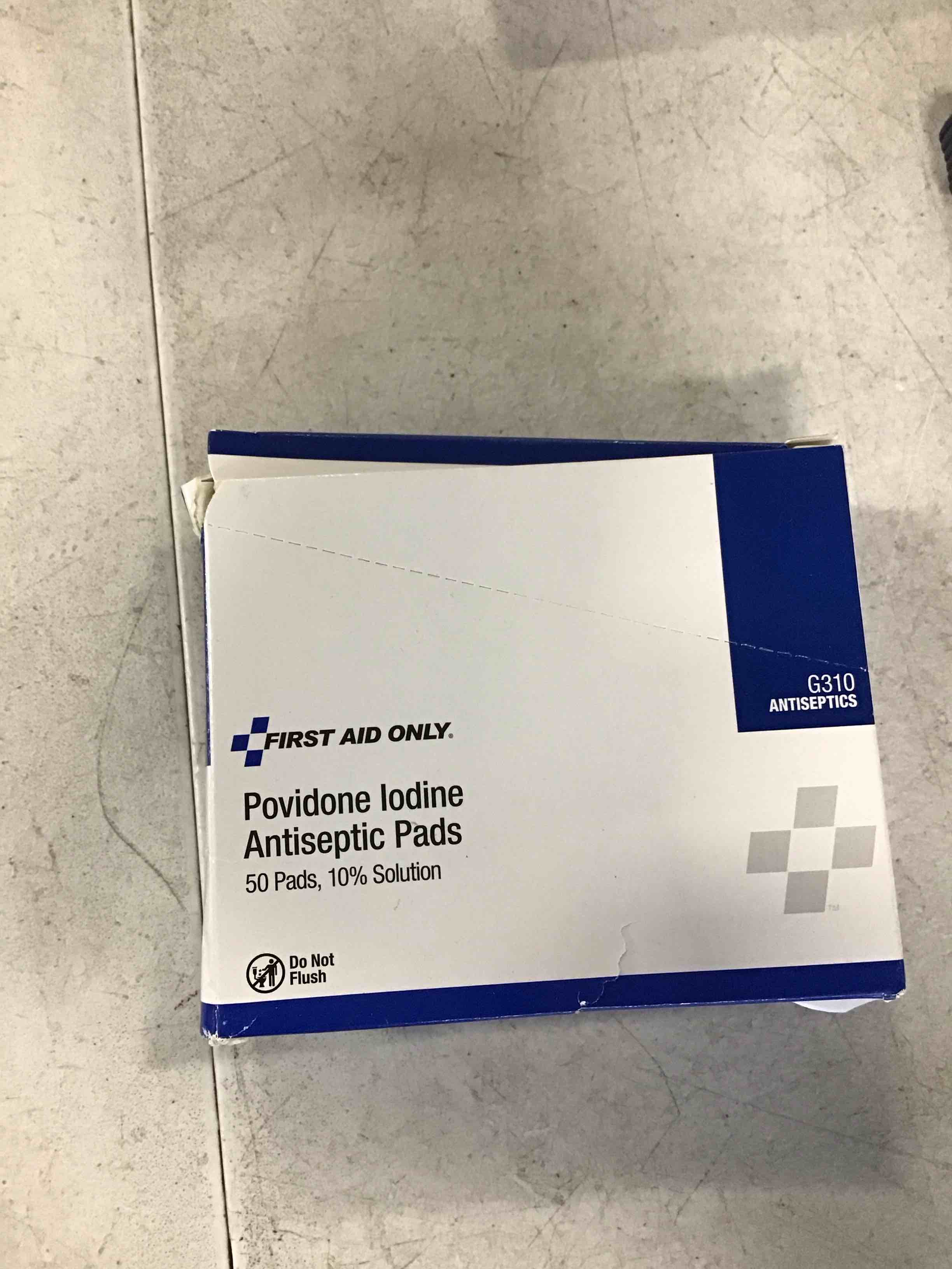 kit medico de primeros auxilios, banditas para las heridas, alcohol, gasas 