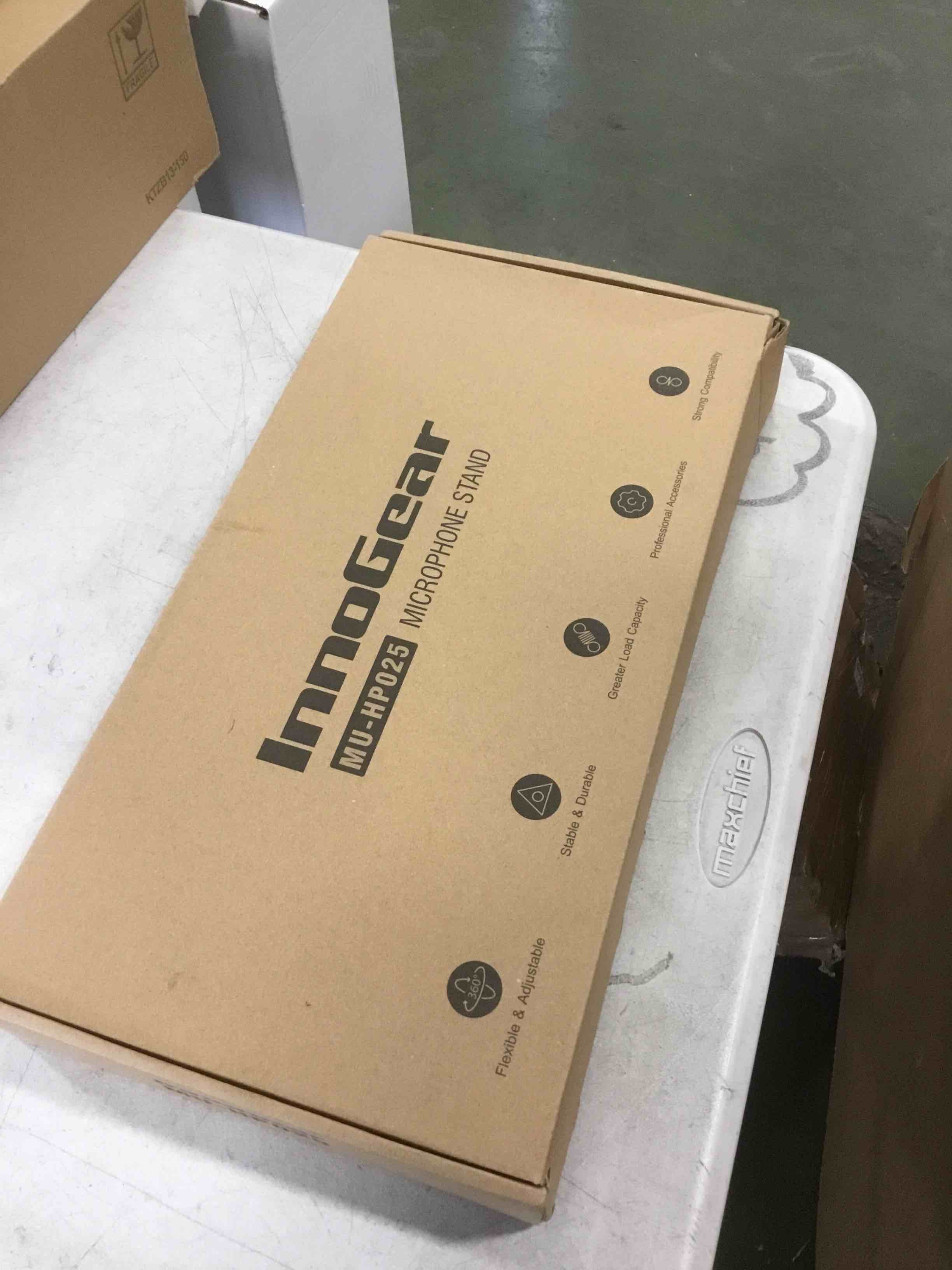 https://s3.amazonaws.com/lotting-images-prod/bidfta/BLU5804696_1712335240691.jpeg