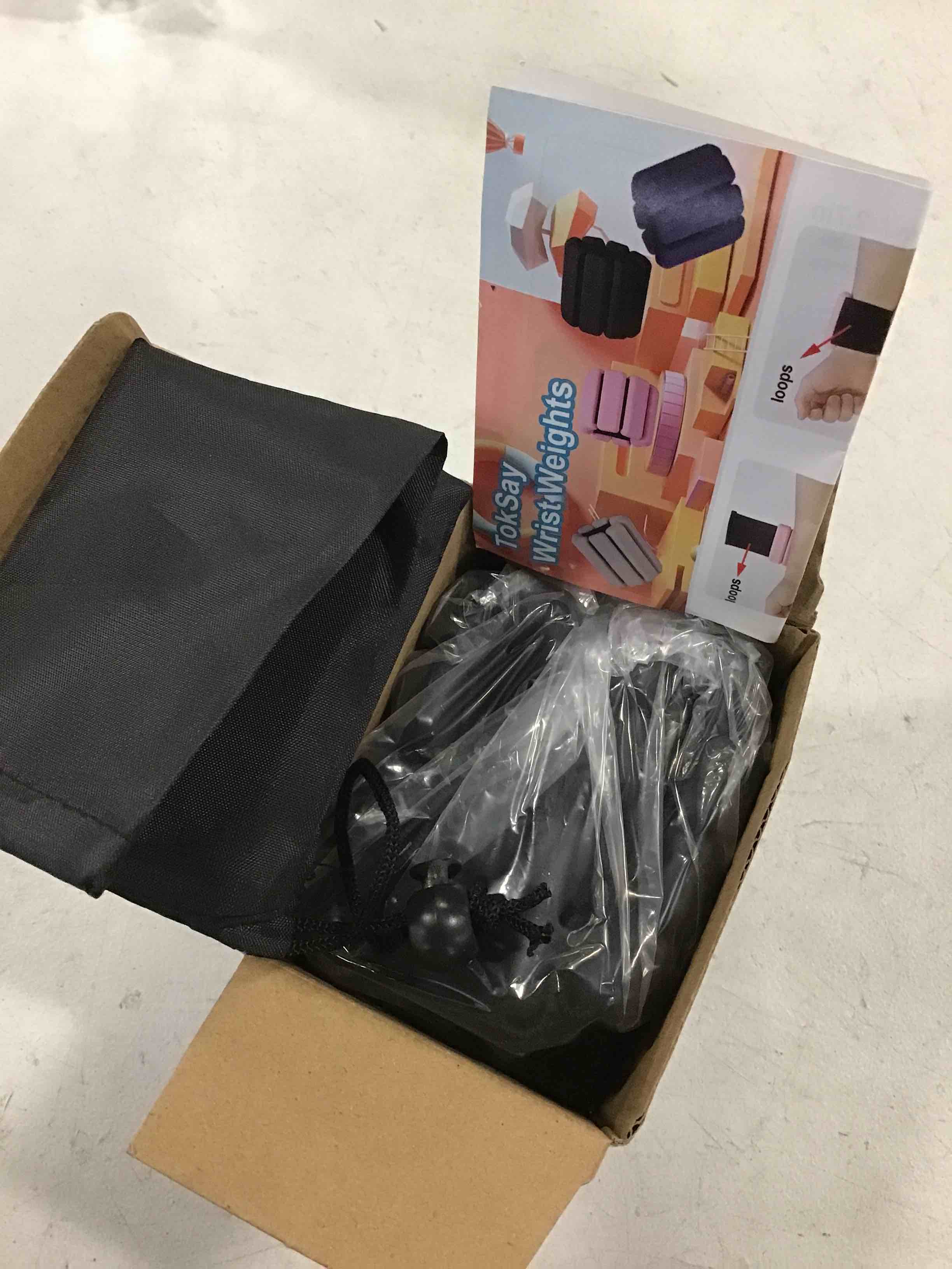 https://s3.amazonaws.com/lotting-images-prod/bidfta/BLU5805064_1712669001675.jpeg