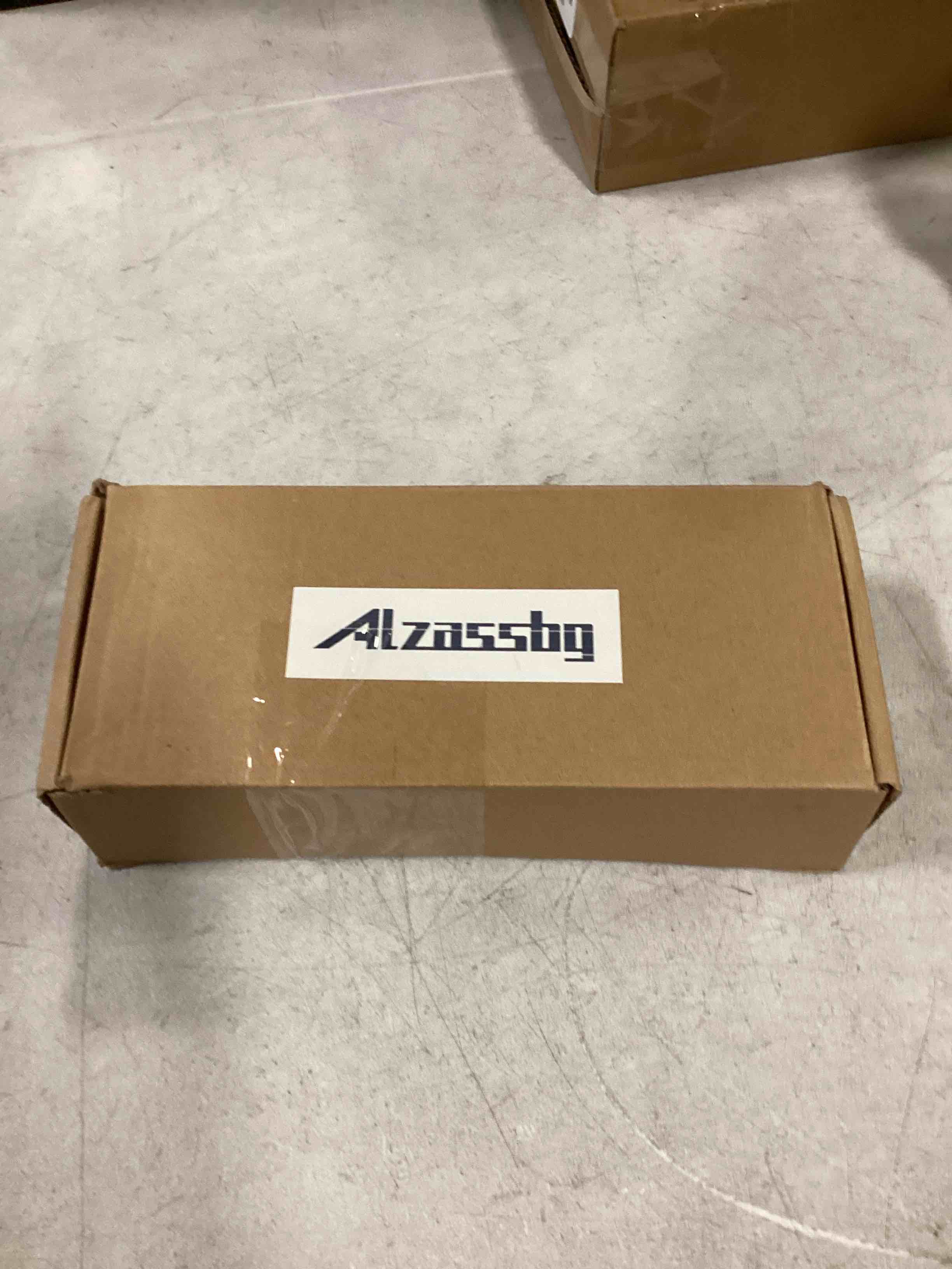 https://s3.amazonaws.com/lotting-images-prod/bidfta/BLU5805273_1712751217335.jpeg