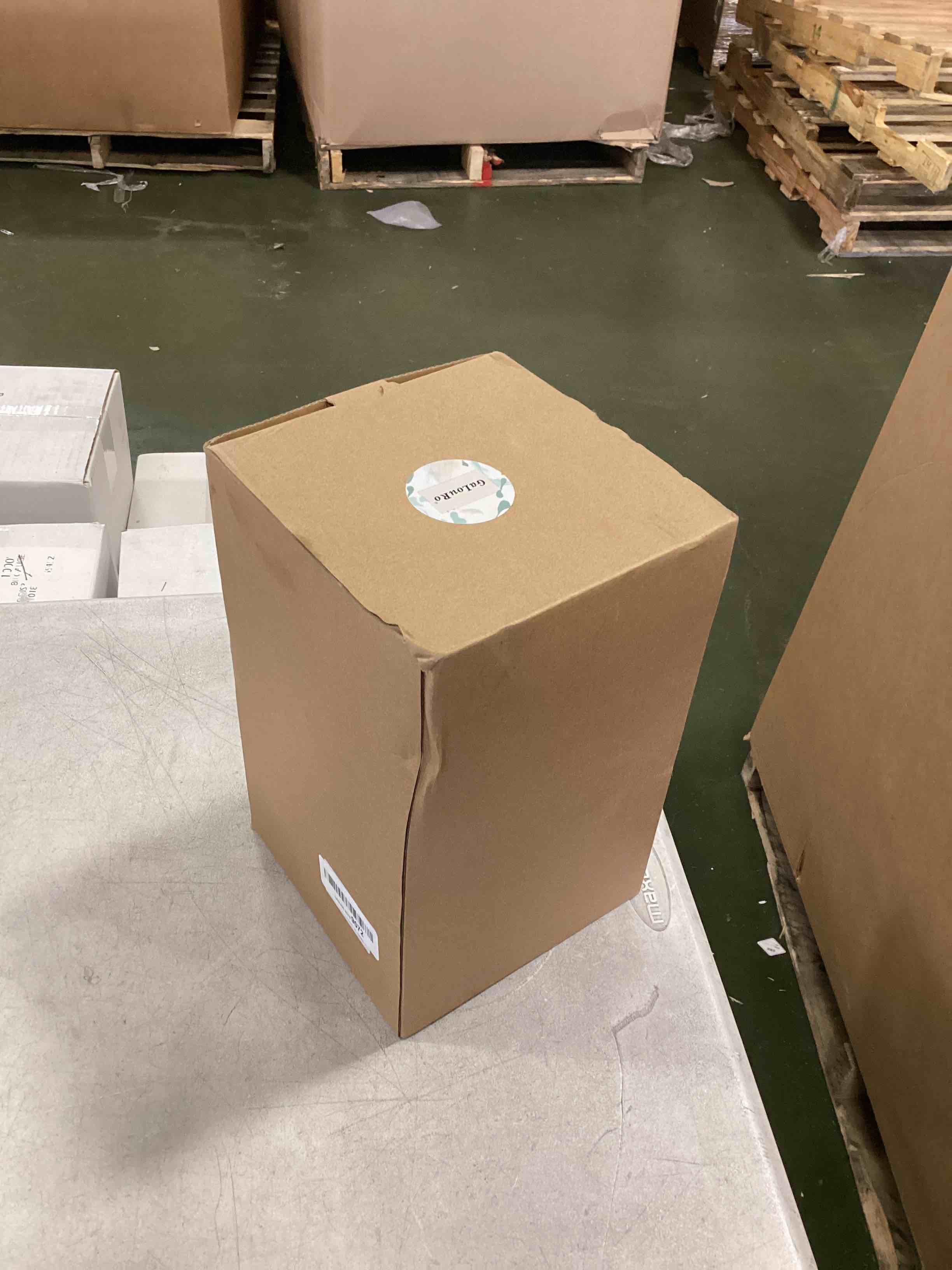 https://s3.amazonaws.com/lotting-images-prod/bidfta/BLU5805377_1712770540638.jpeg