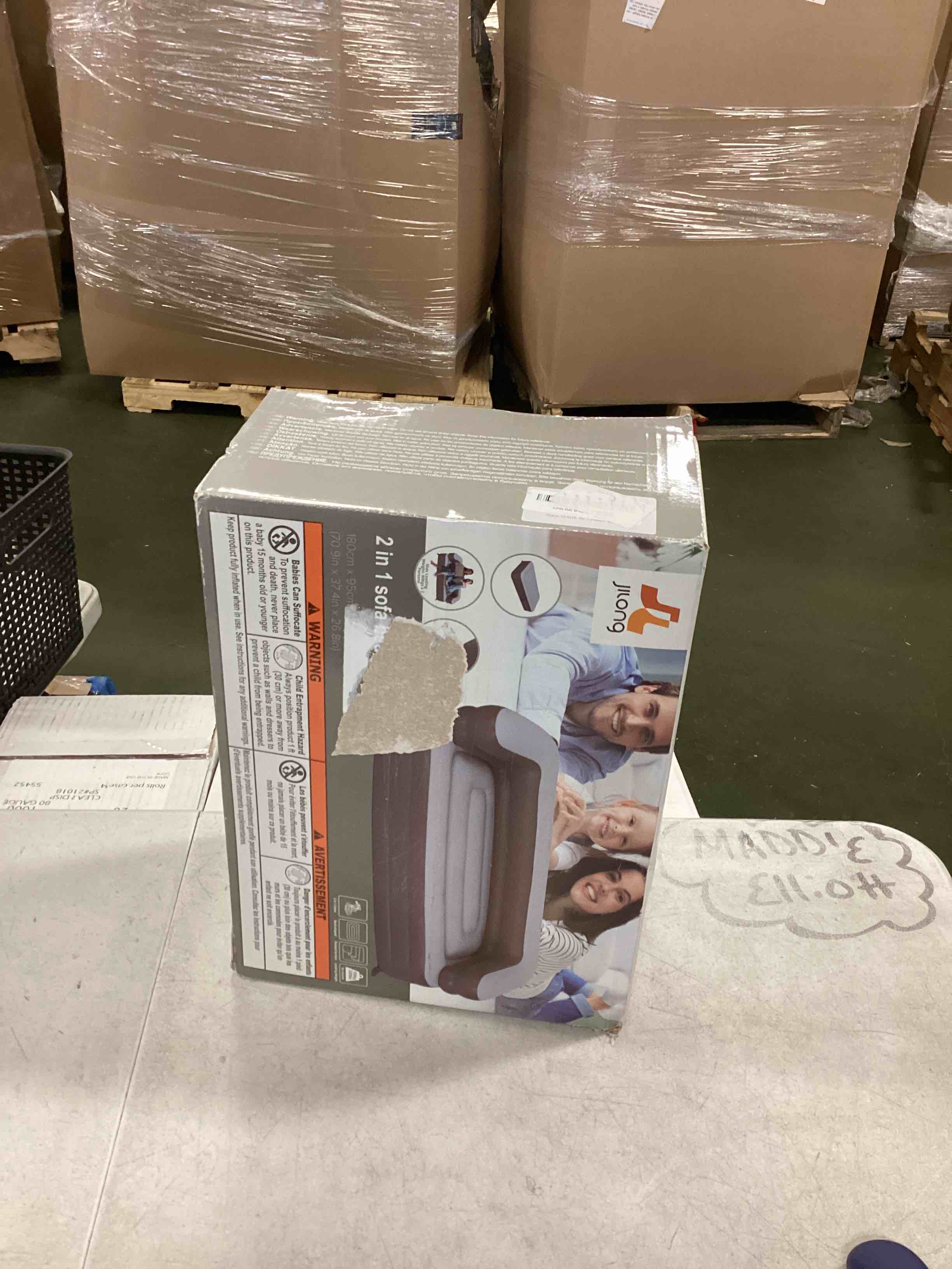https://s3.amazonaws.com/lotting-images-prod/bidfta/BLU5805421_1712776077724.jpeg