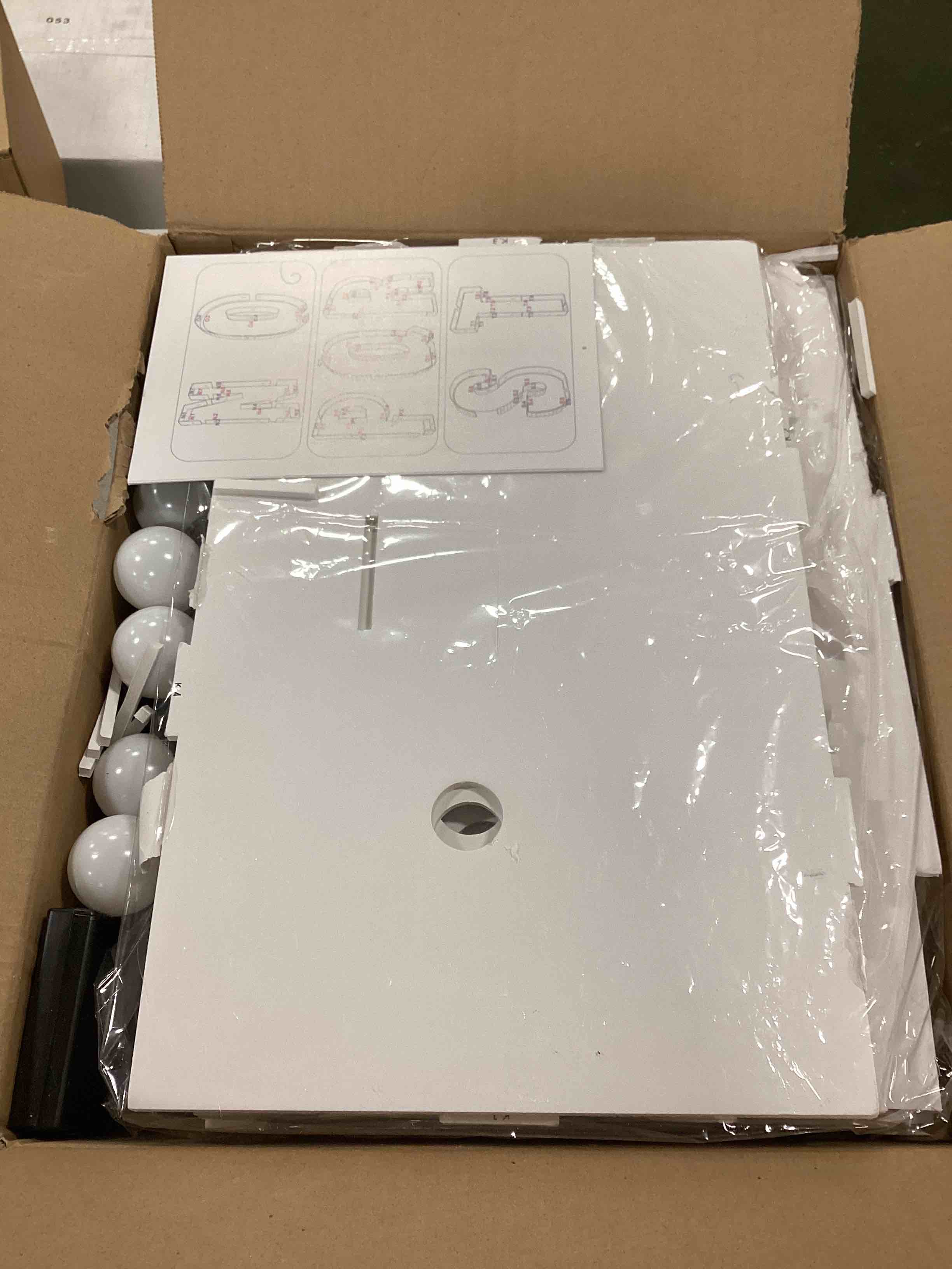 https://s3.amazonaws.com/lotting-images-prod/bidfta/BLU5805422_1712776227283.jpeg