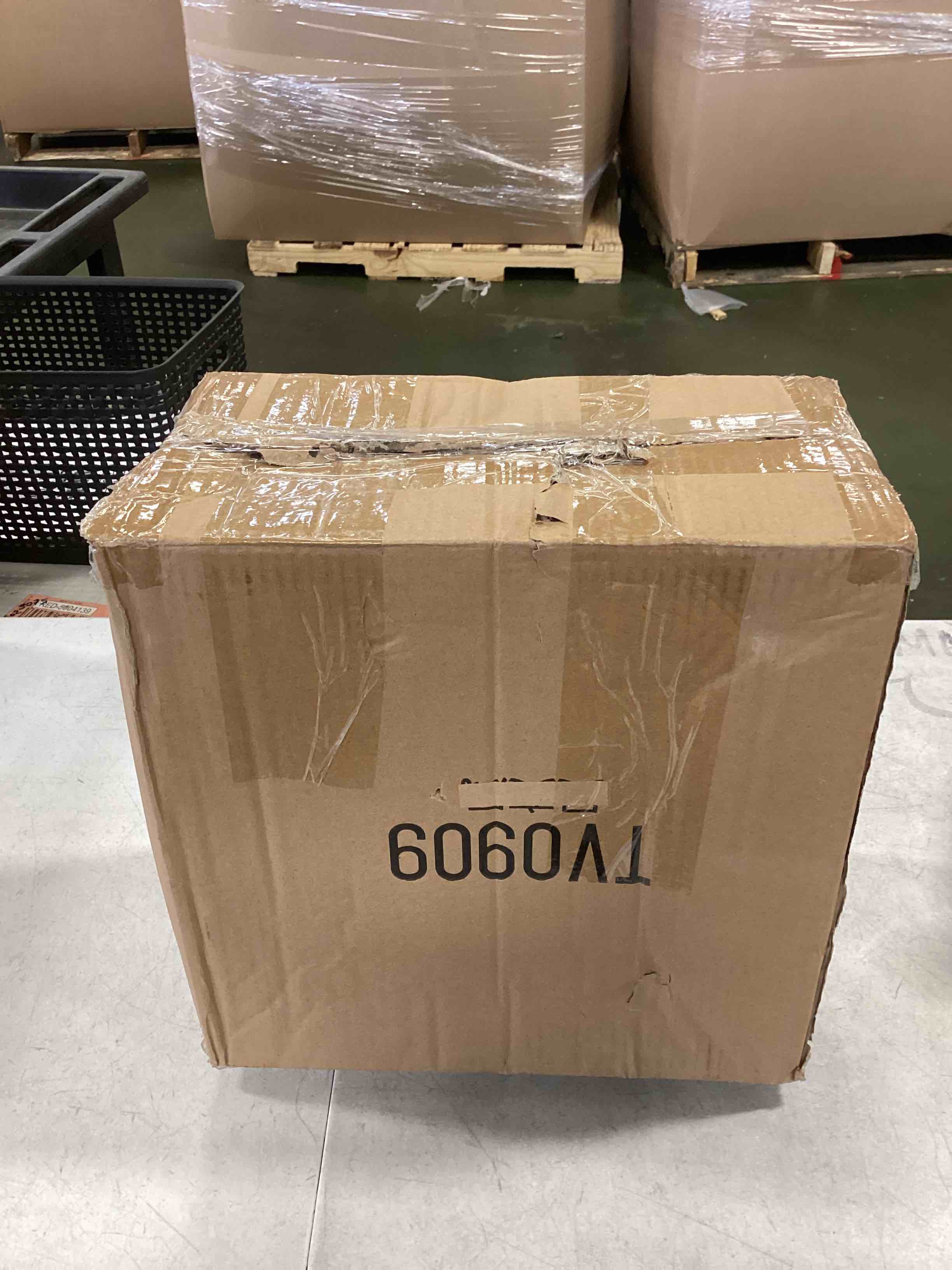 https://s3.amazonaws.com/lotting-images-prod/bidfta/BLU5805438_1712775313976.jpeg