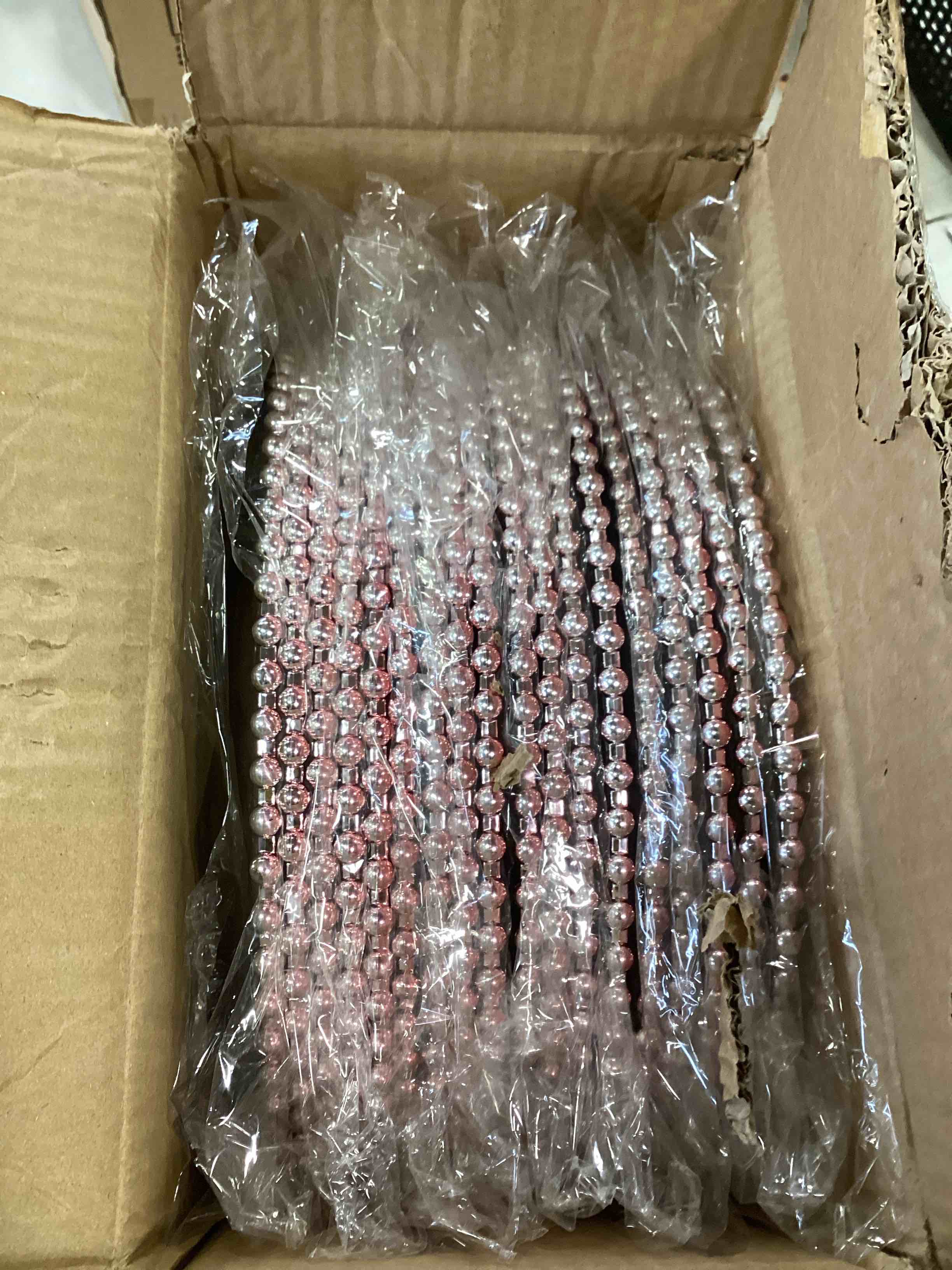 https://s3.amazonaws.com/lotting-images-prod/bidfta/BLU5805438_1712775340263.jpeg