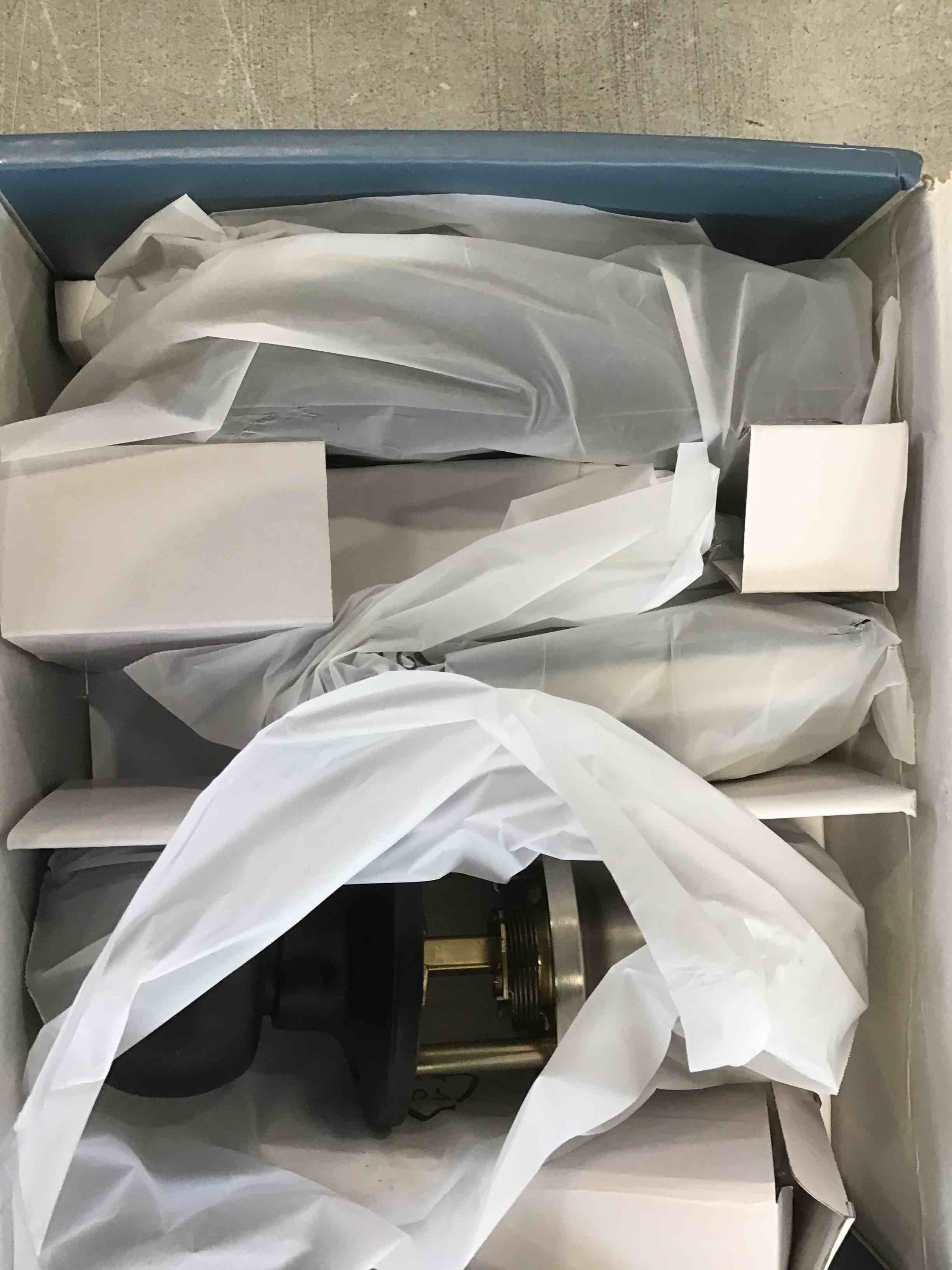 https://s3.amazonaws.com/lotting-images-prod/bidfta/BLU5805785_1711568628104.jpeg