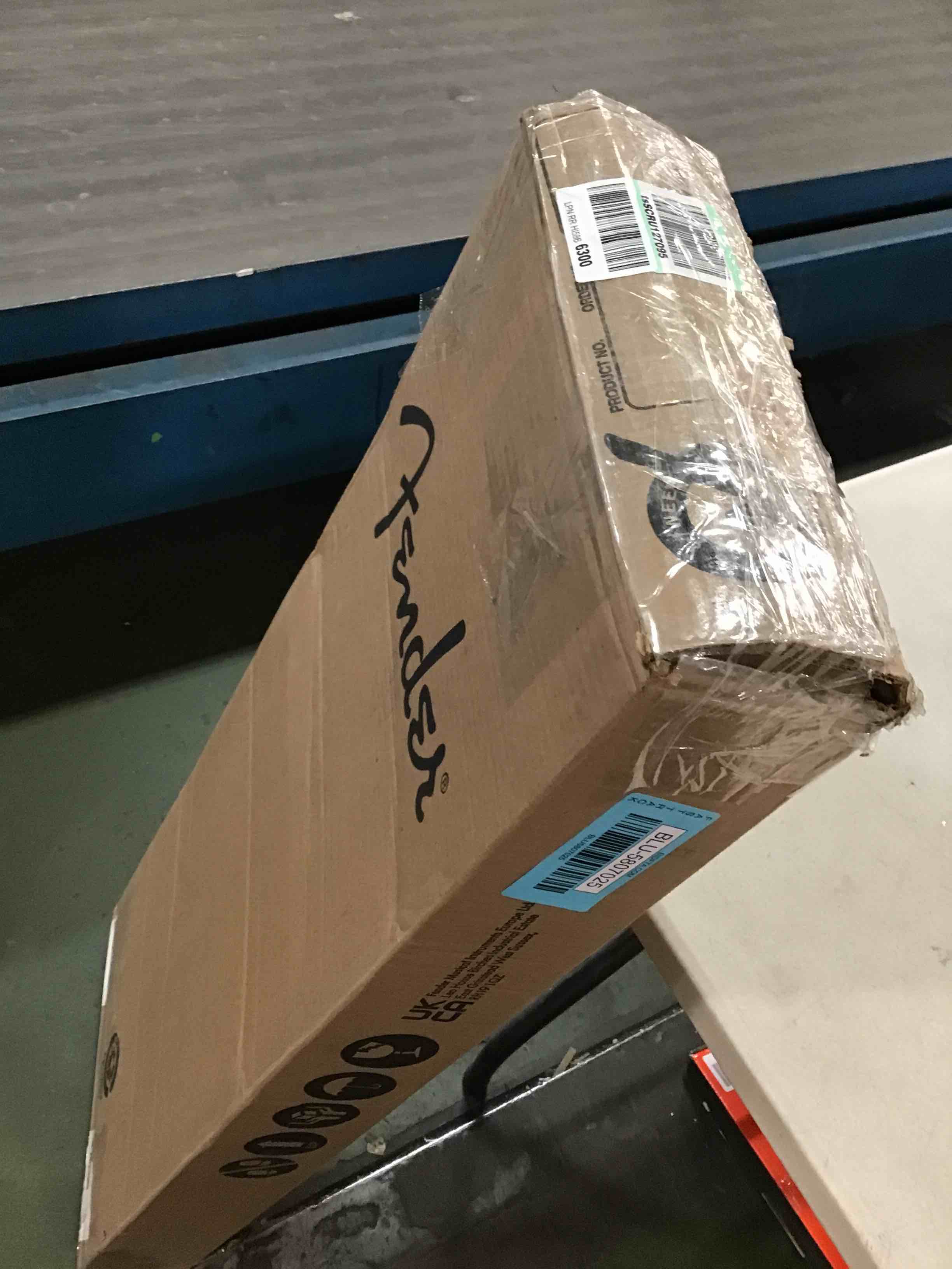 https://s3.amazonaws.com/lotting-images-prod/bidfta/BLU5807025_1711626438656.jpeg