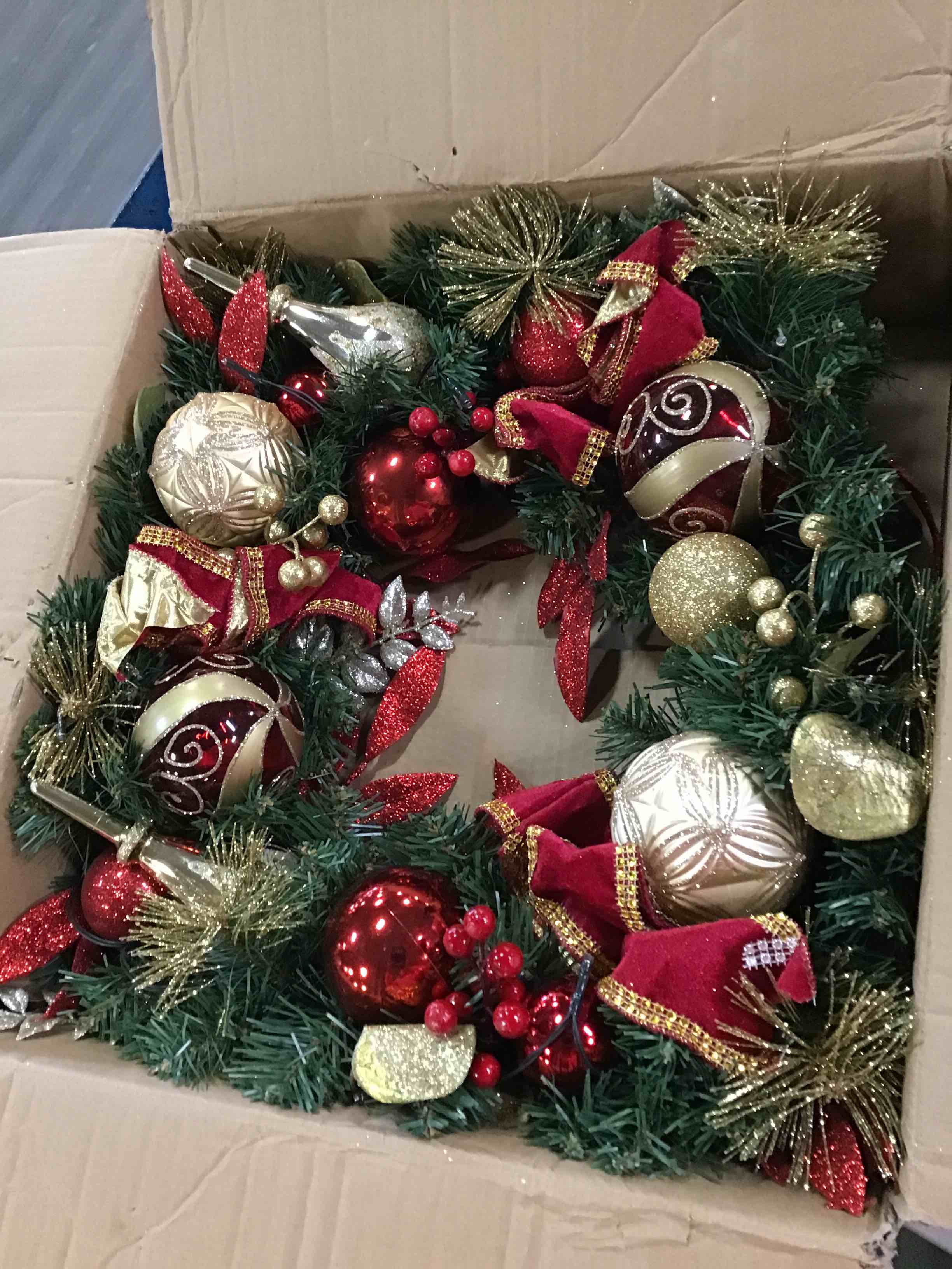 Valery Madelyn Pre-Lit Christmas Wreath for Front Door with Lights, 24 Inch Large Lighted Christmas Wreath with Red Gold Xmas Ball for Fireplace Window Outdoor Table Centerpiece Holiday Decoration