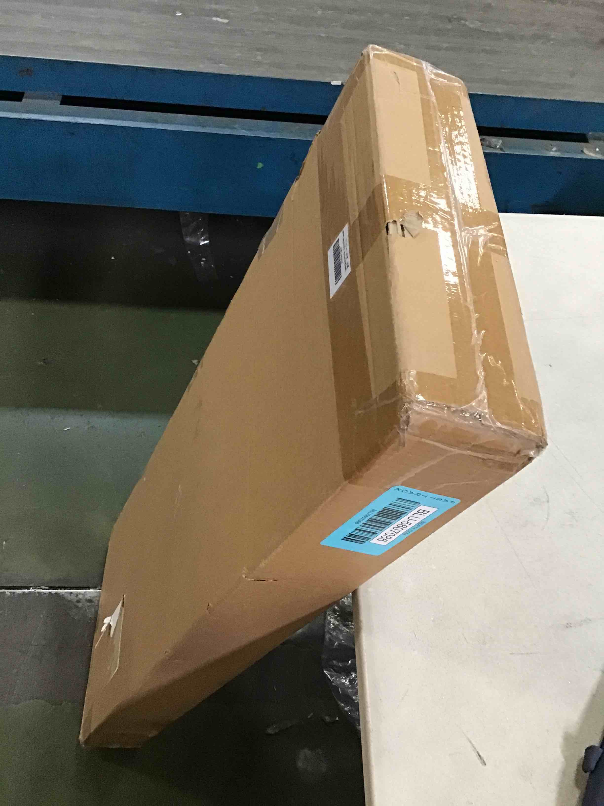 https://s3.amazonaws.com/lotting-images-prod/bidfta/BLU5807086_1711636743837.jpeg