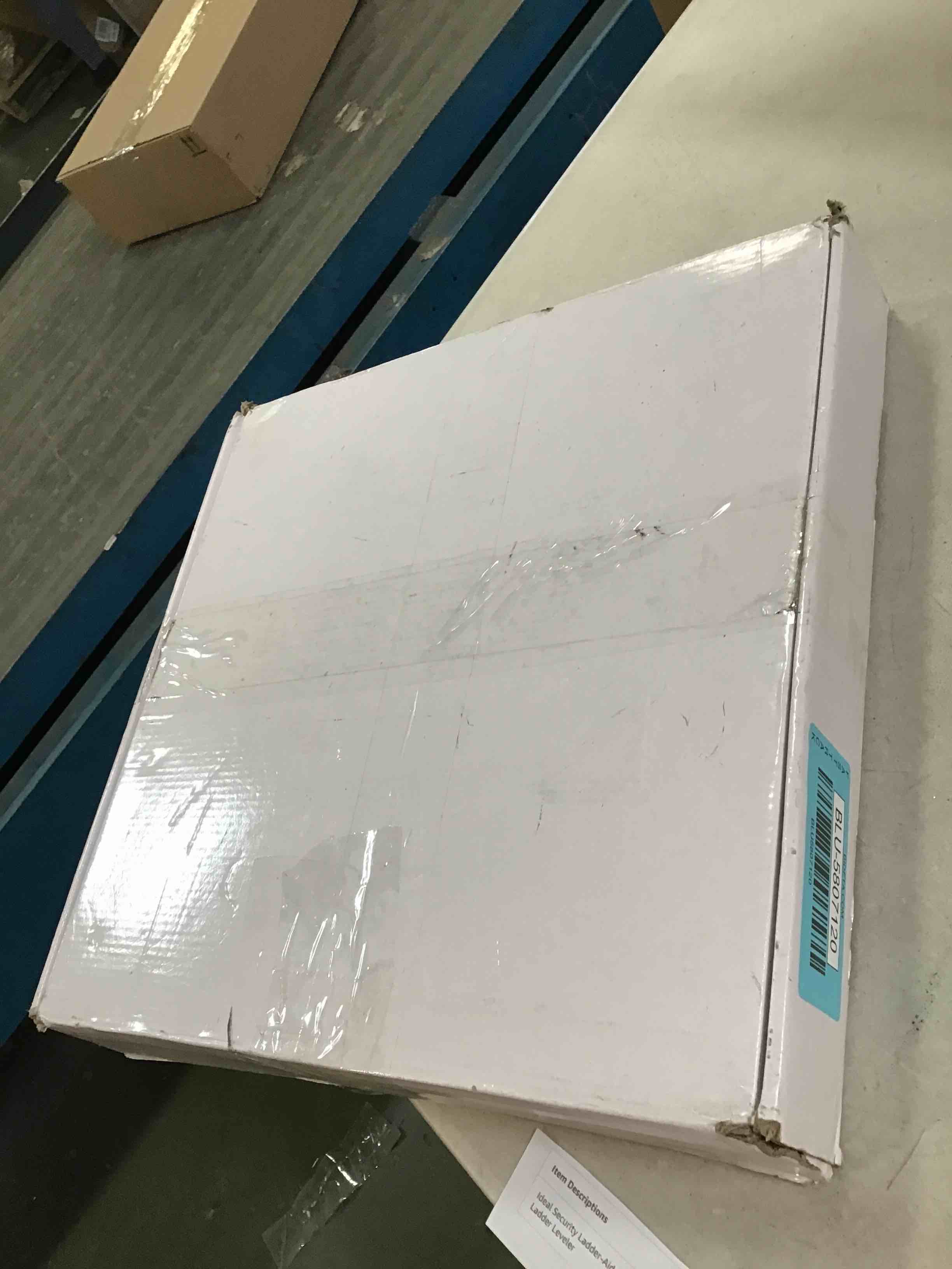 https://s3.amazonaws.com/lotting-images-prod/bidfta/BLU5807120_1711640038941.jpeg
