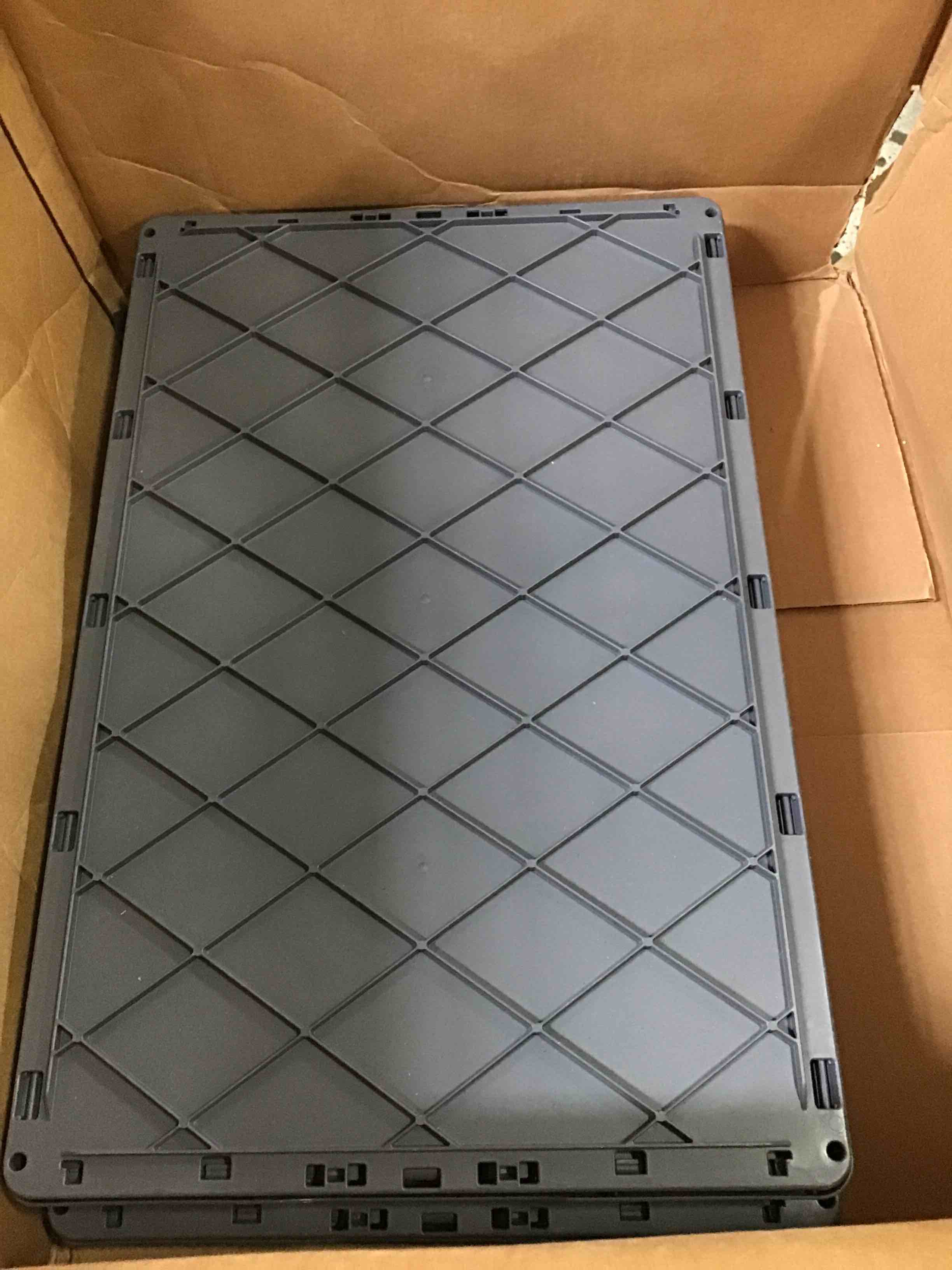 https://s3.amazonaws.com/lotting-images-prod/bidfta/BLU5807361_1711728782506.jpeg