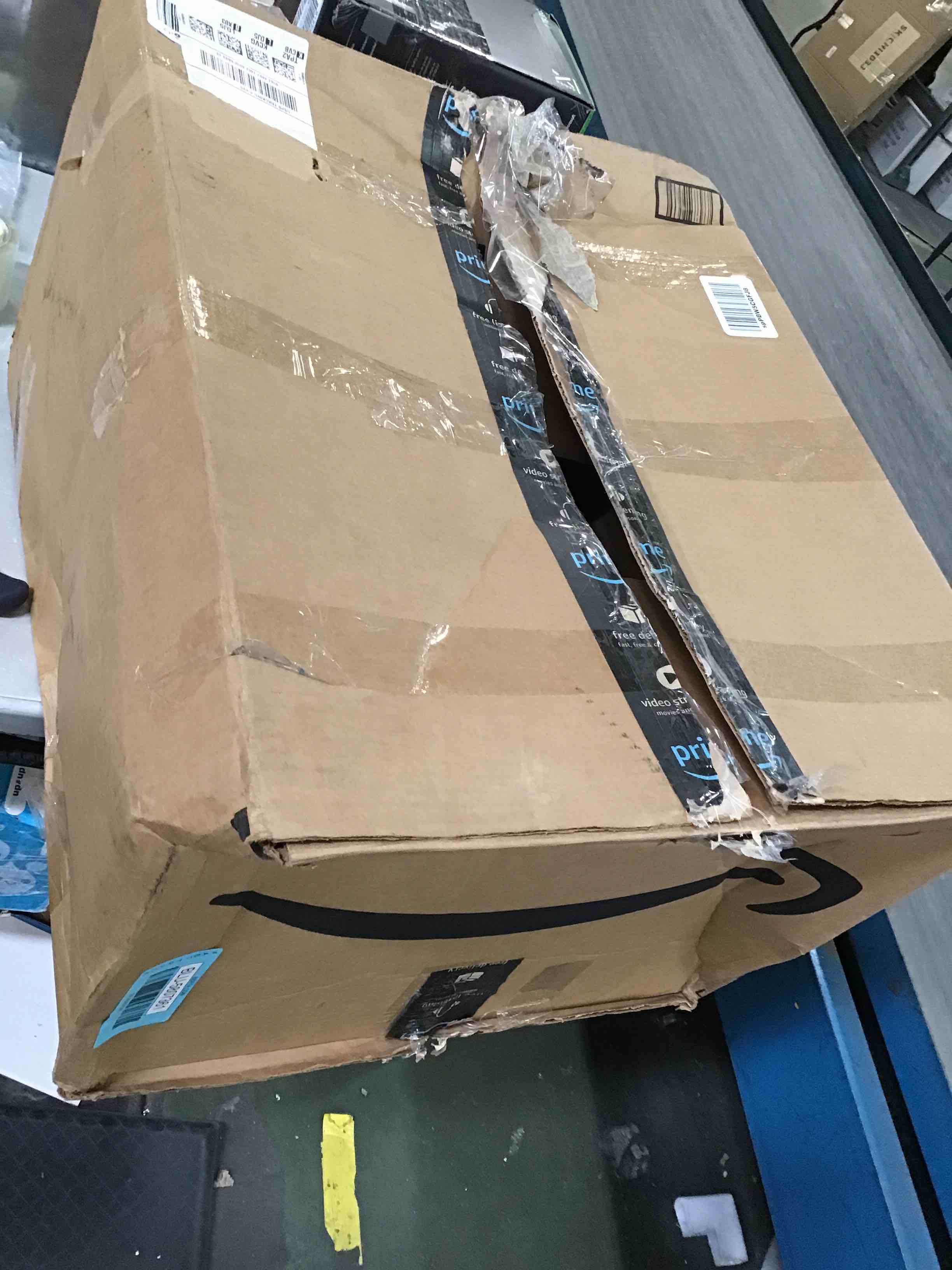 https://s3.amazonaws.com/lotting-images-prod/bidfta/BLU5807361_1711728864187.jpeg