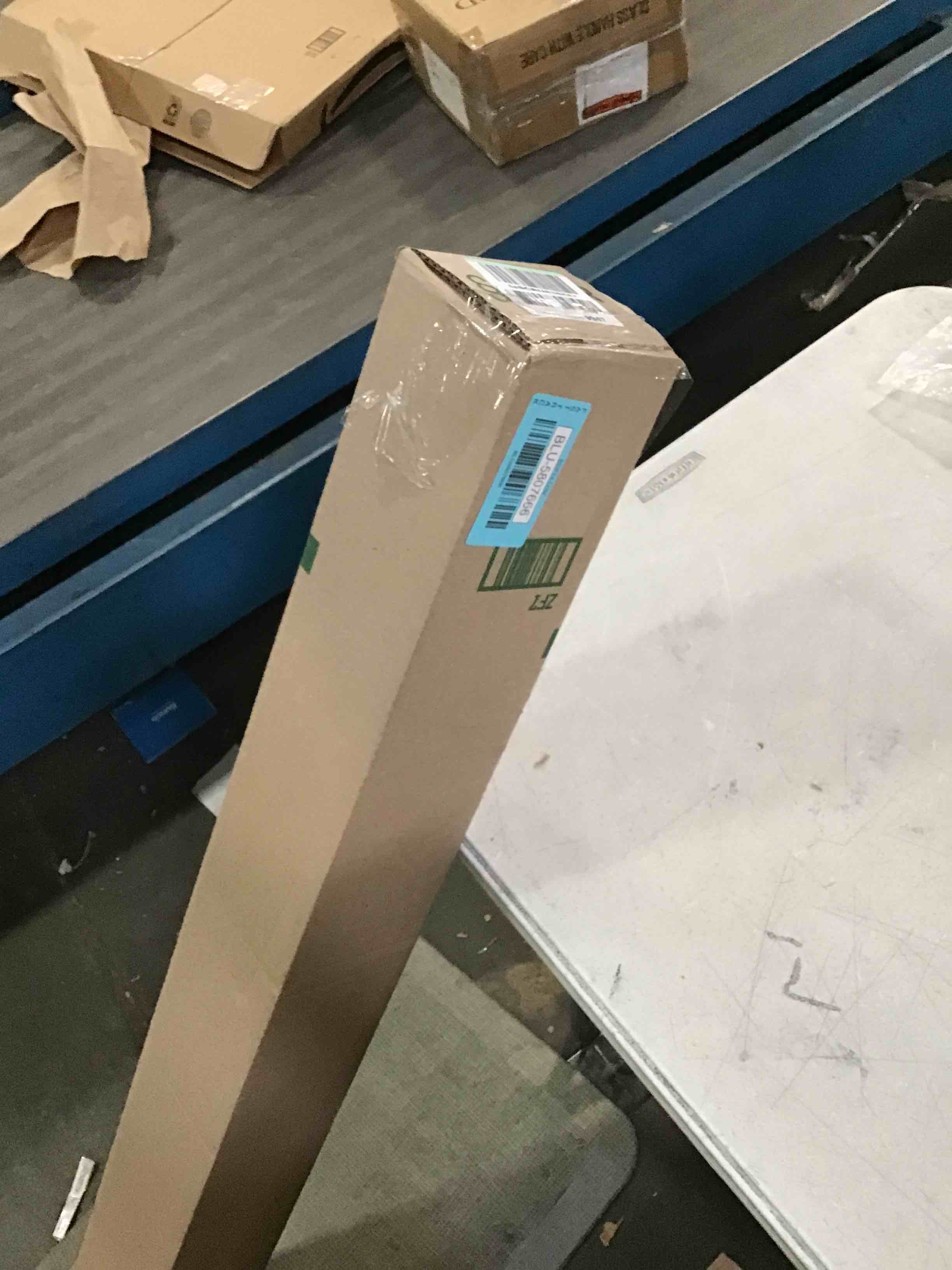 https://s3.amazonaws.com/lotting-images-prod/bidfta/BLU5807666_1712000886140.jpeg