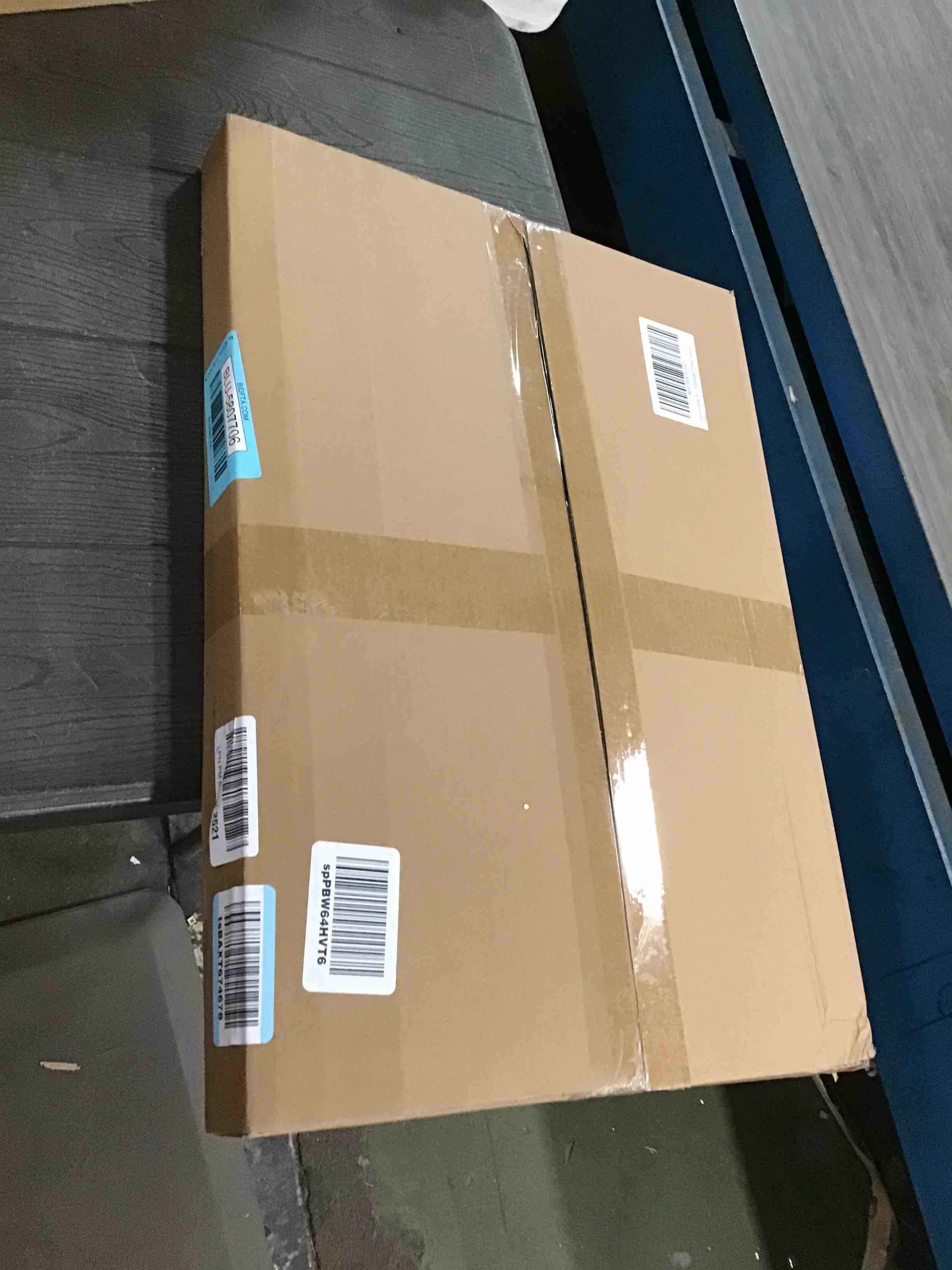https://s3.amazonaws.com/lotting-images-prod/bidfta/BLU5807706_1712059163848.jpeg