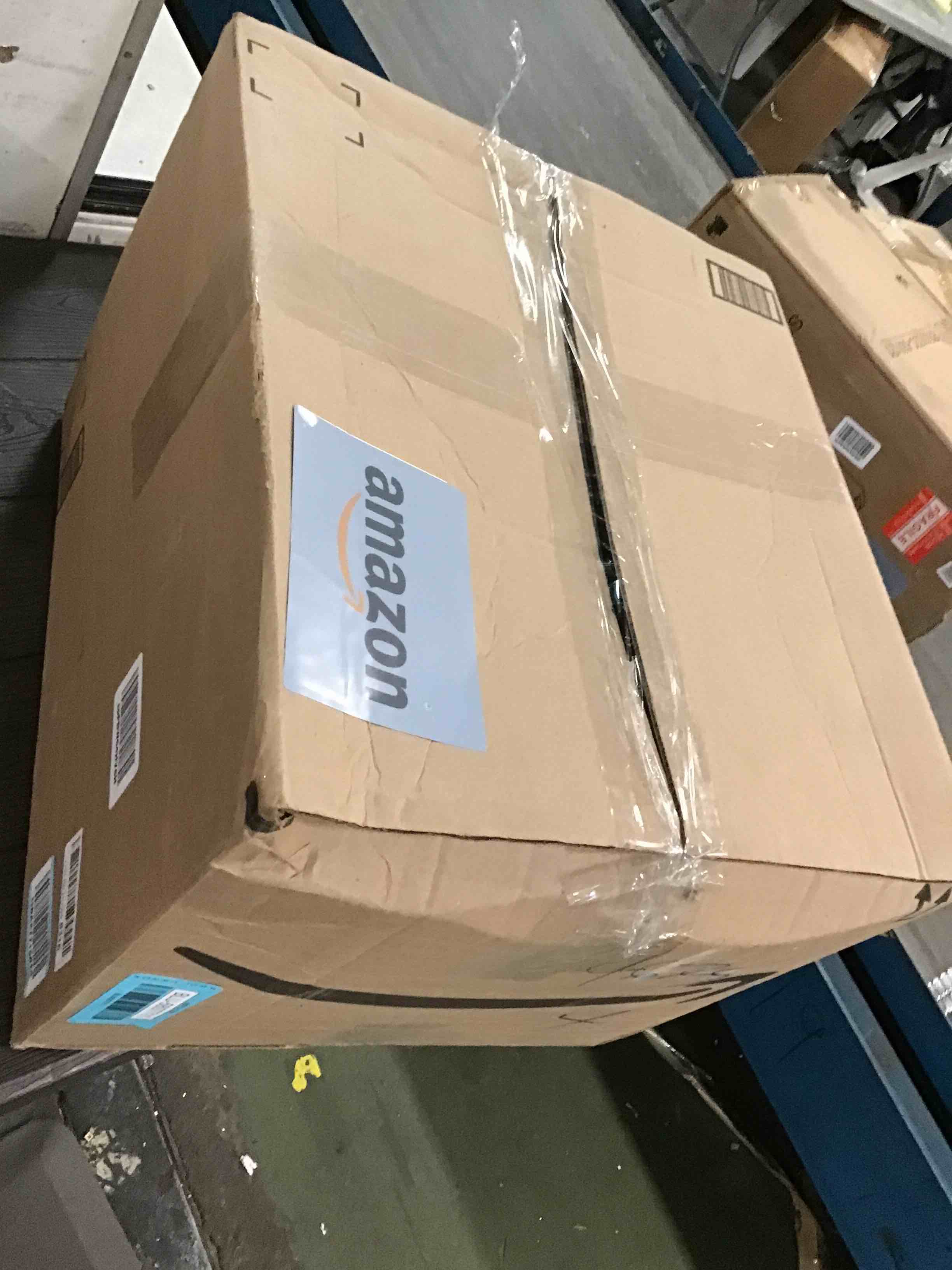 https://s3.amazonaws.com/lotting-images-prod/bidfta/BLU5807711_1712059407473.jpeg