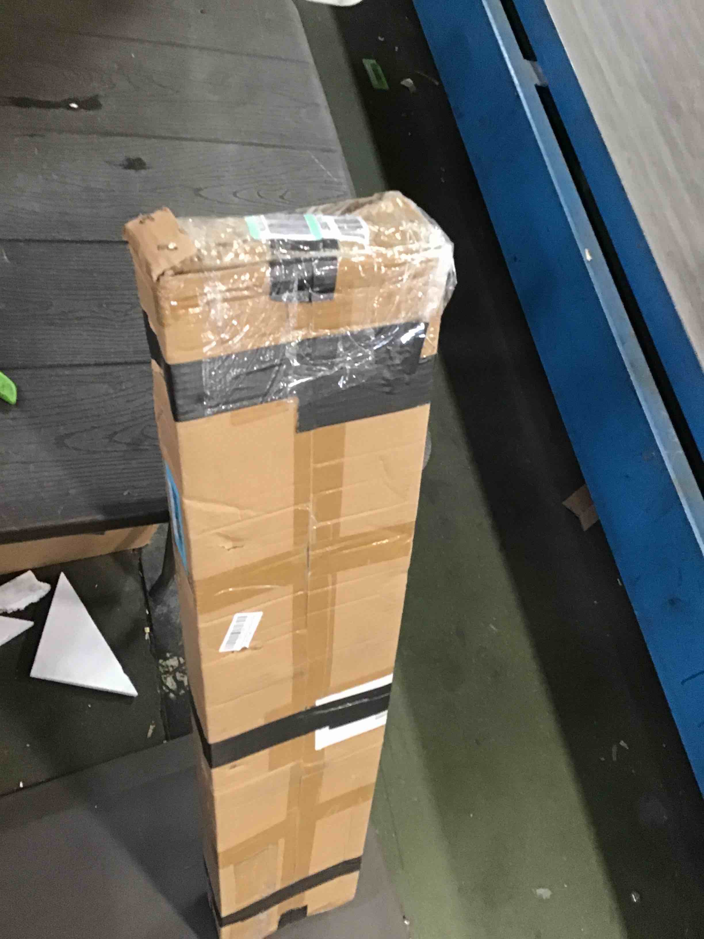 https://s3.amazonaws.com/lotting-images-prod/bidfta/BLU5807875_1712083377731.jpeg