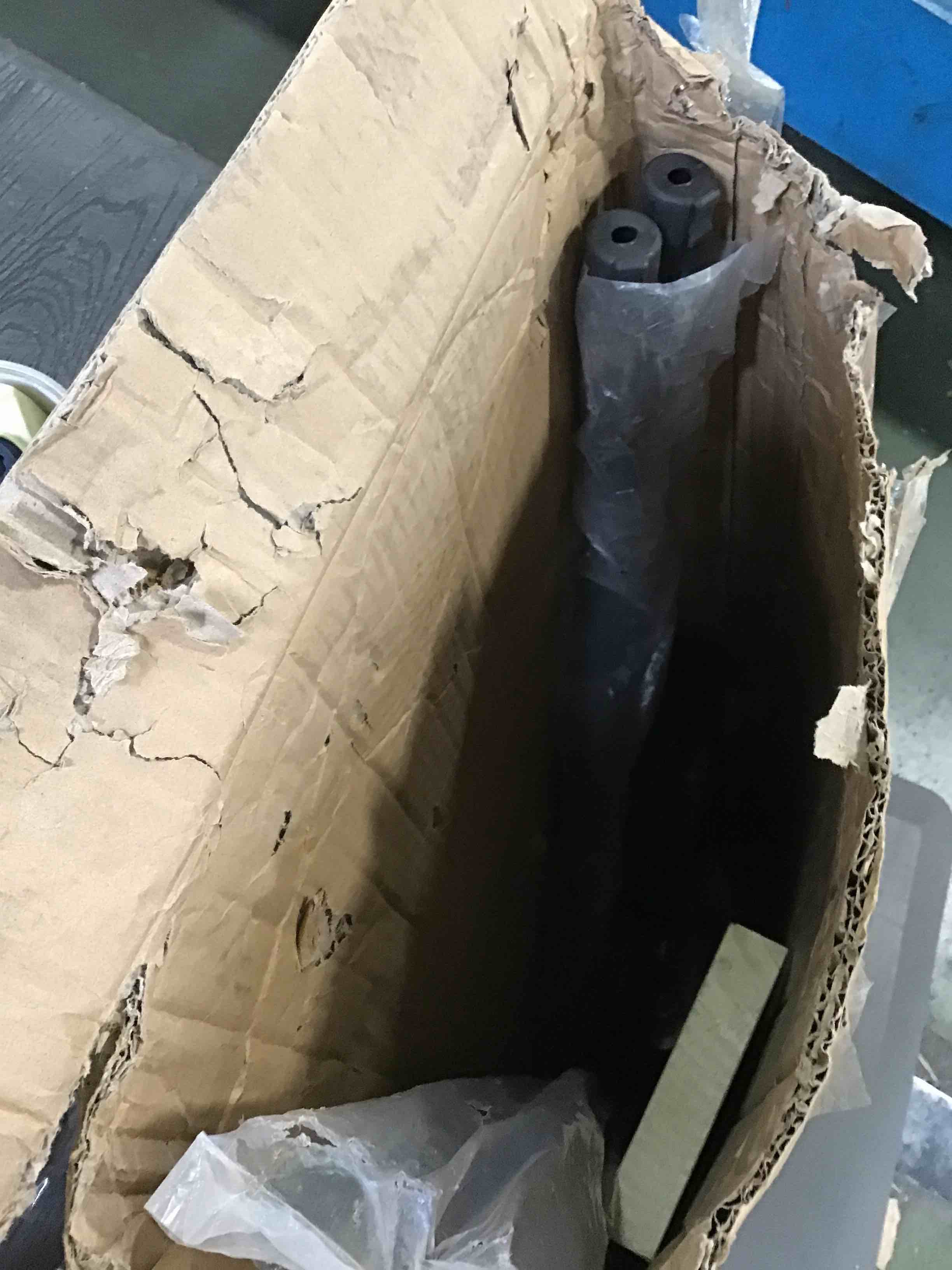https://s3.amazonaws.com/lotting-images-prod/bidfta/BLU5807893_1712088057586.jpeg