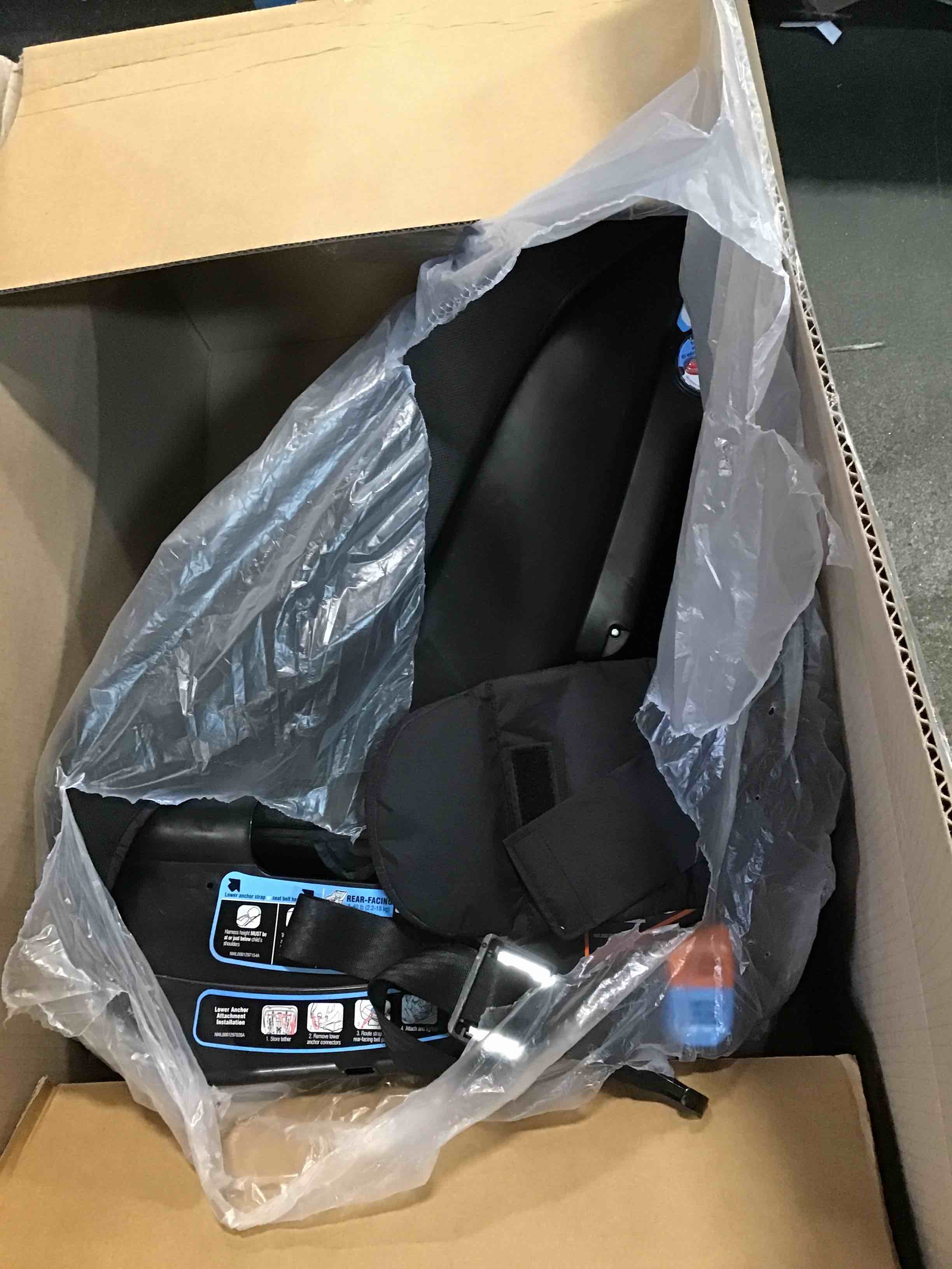 https://s3.amazonaws.com/lotting-images-prod/bidfta/BLU5808052_1712160702521.jpeg