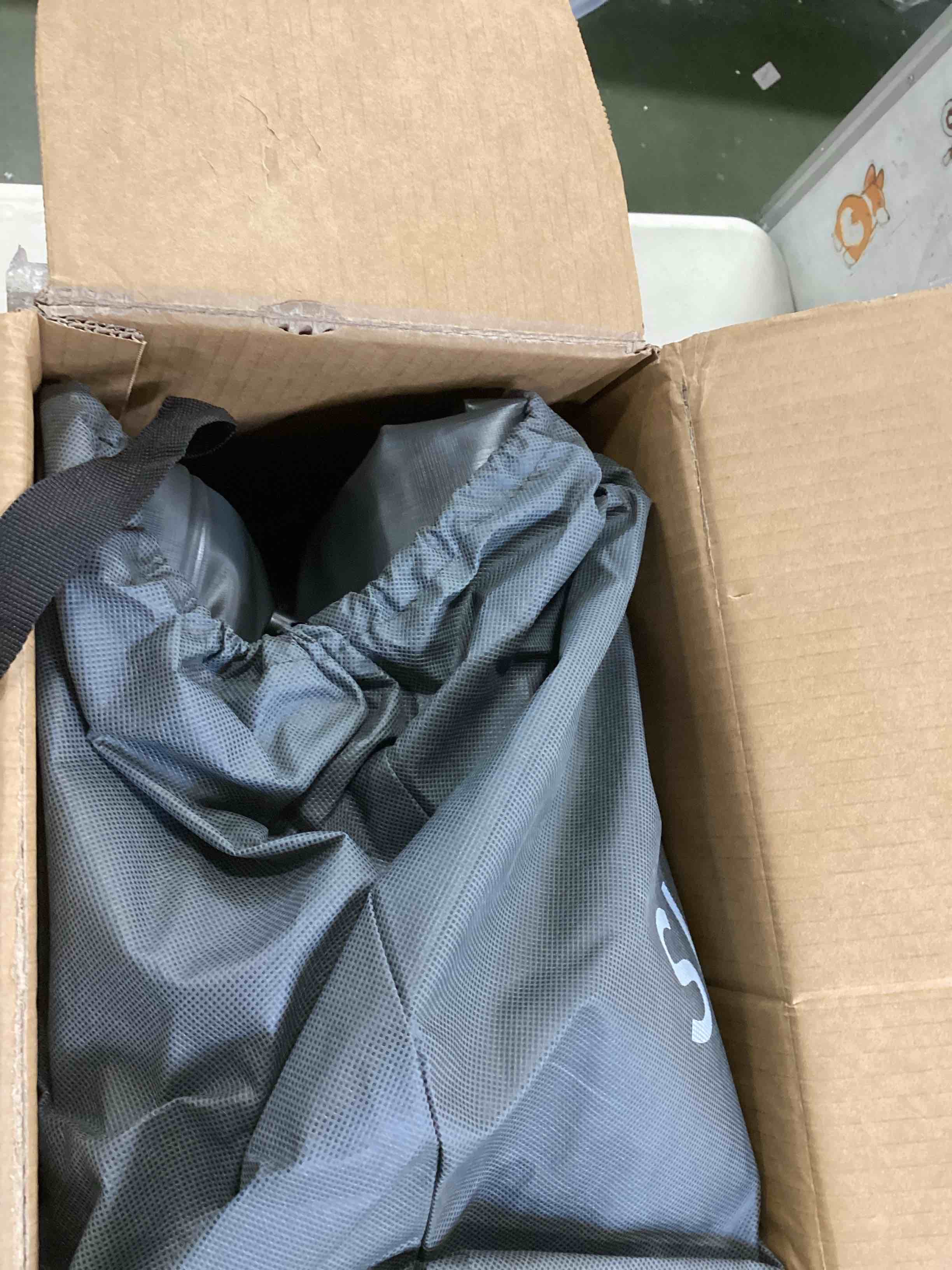 https://s3.amazonaws.com/lotting-images-prod/bidfta/BLU5808166_1712253077091.jpeg