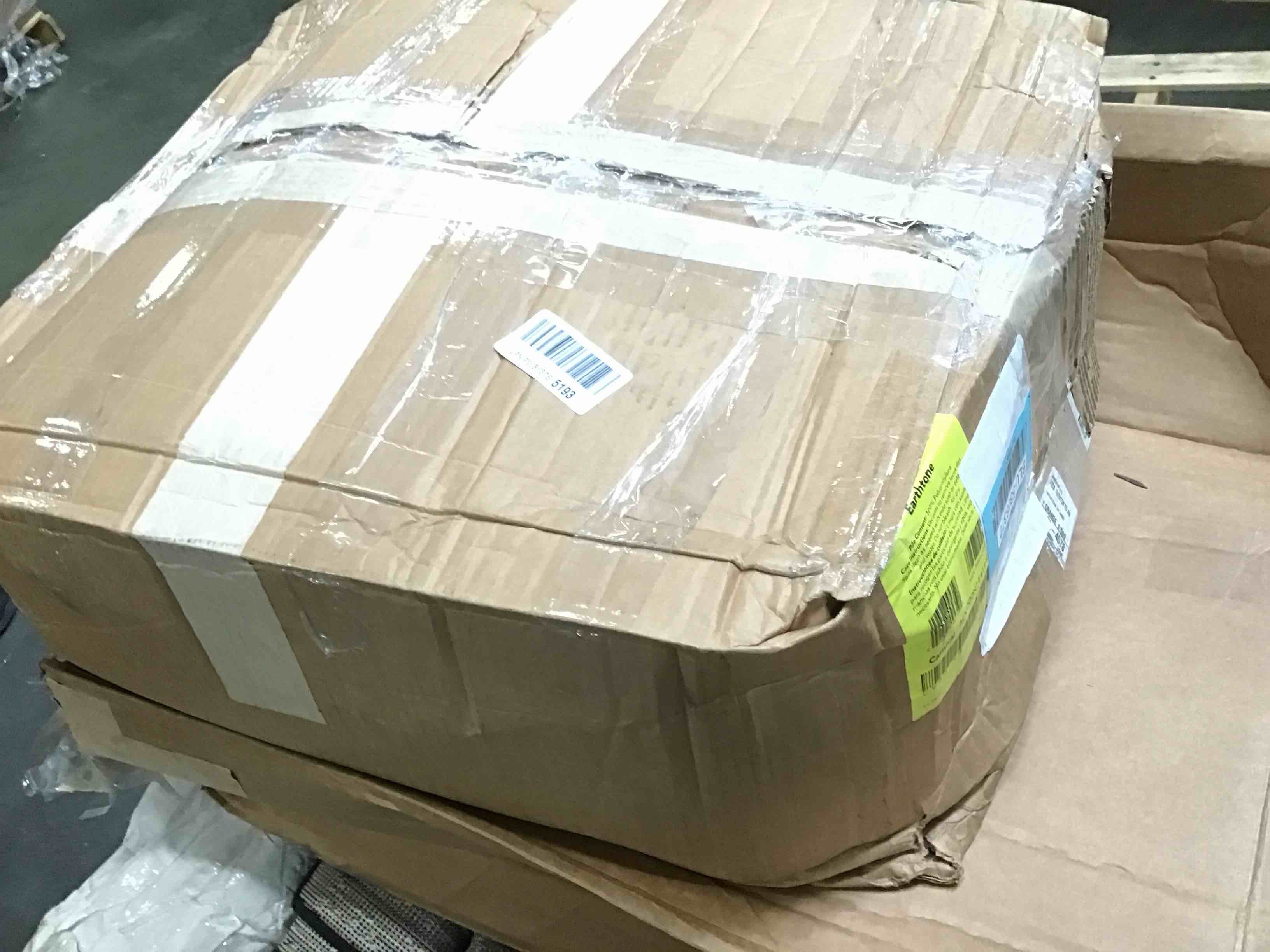 https://s3.amazonaws.com/lotting-images-prod/bidfta/BLU5808377_1714071289756.jpeg