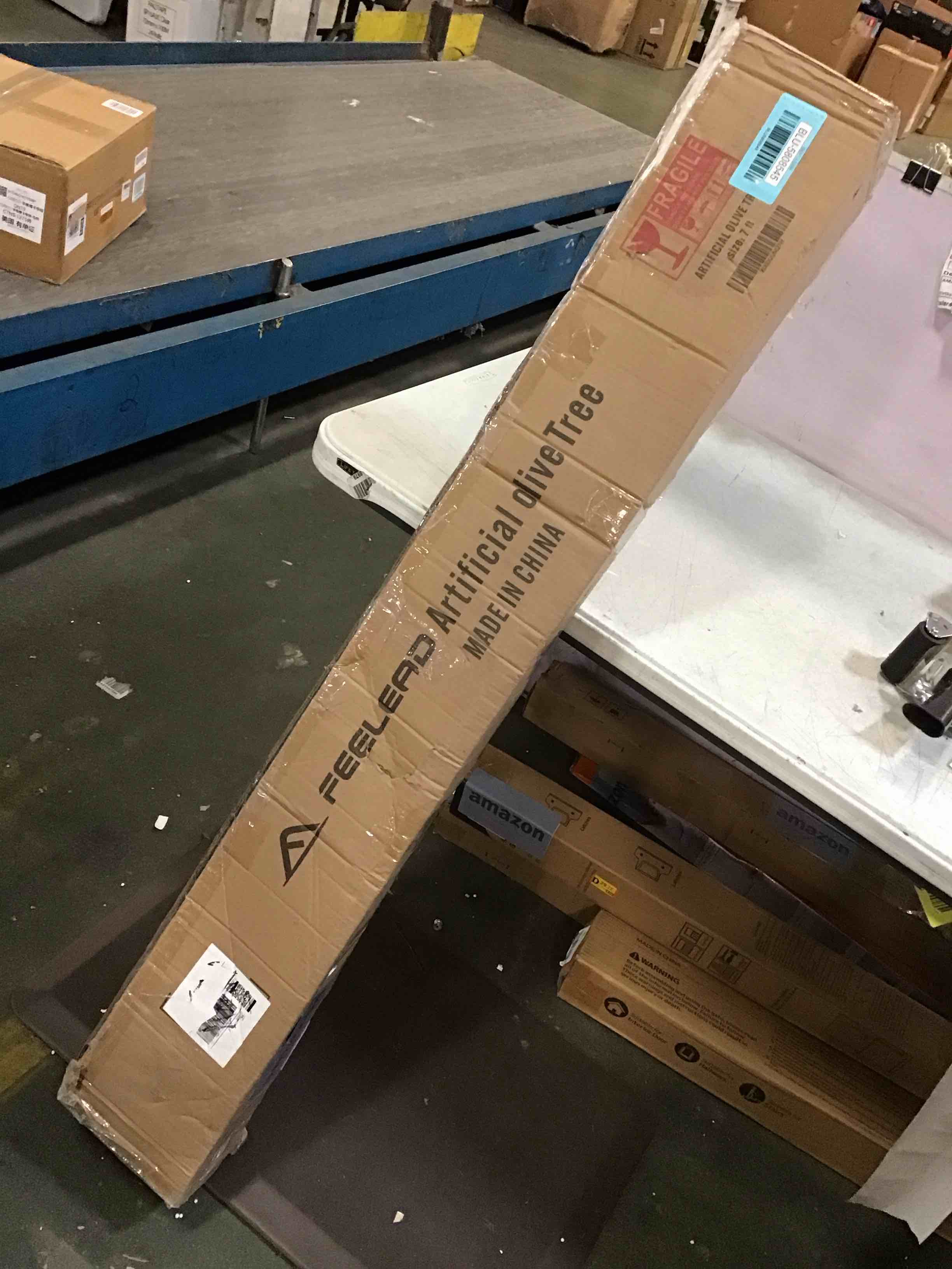 https://s3.amazonaws.com/lotting-images-prod/bidfta/BLU5808545_1711982632933.jpeg