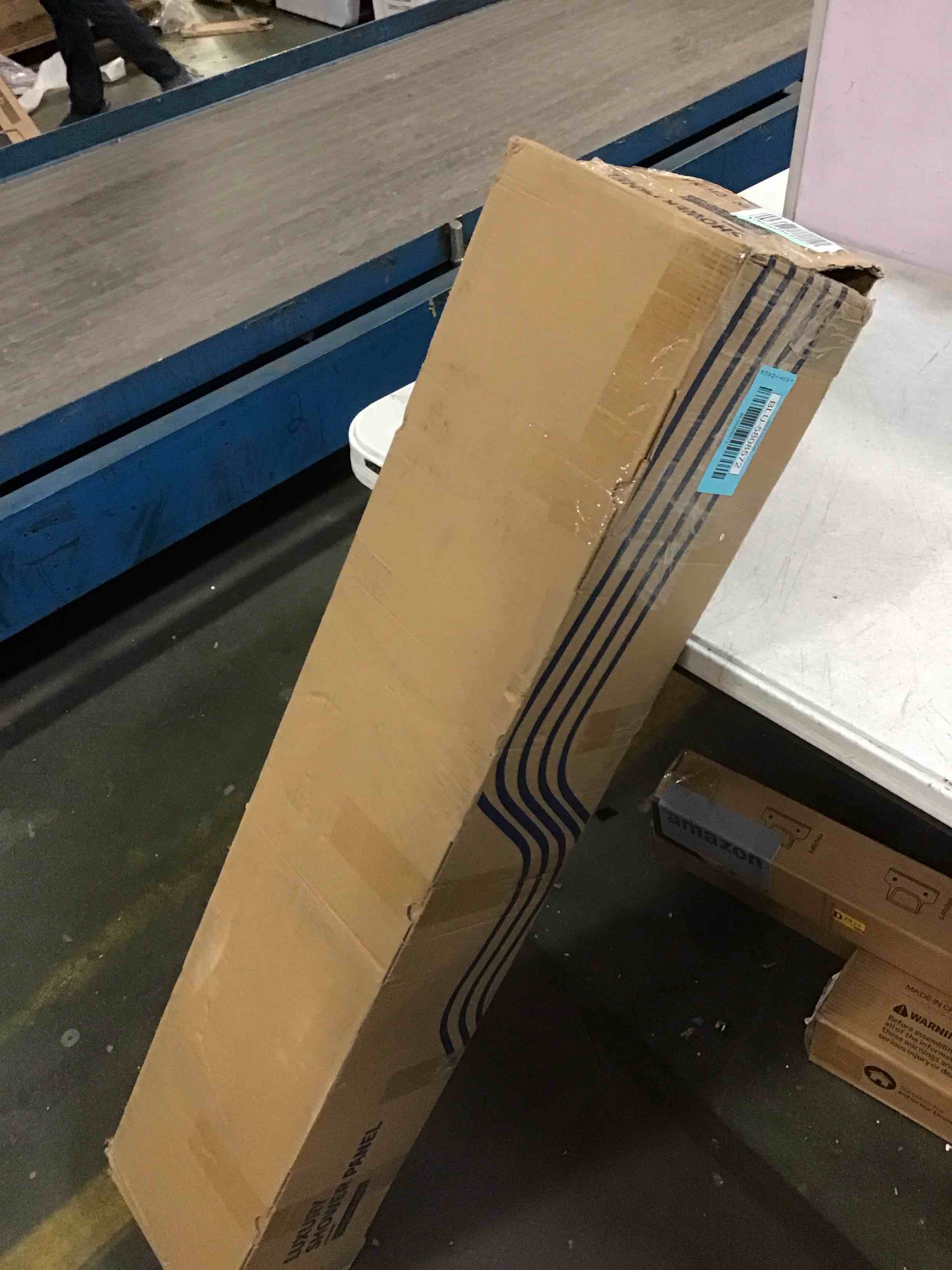 https://s3.amazonaws.com/lotting-images-prod/bidfta/BLU5808572_1711985924607.jpeg