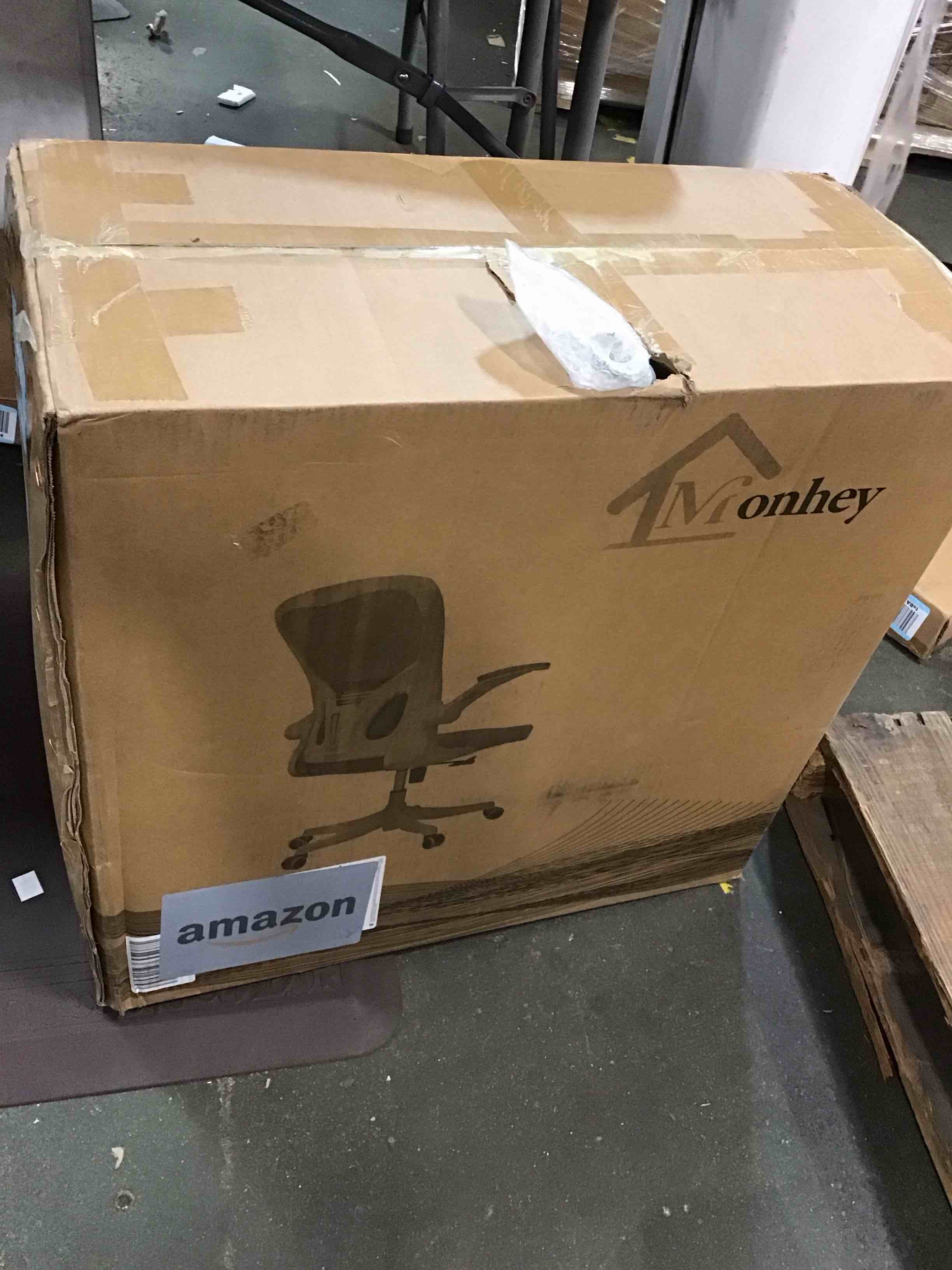 https://s3.amazonaws.com/lotting-images-prod/bidfta/BLU5808982_1712148886433.jpeg