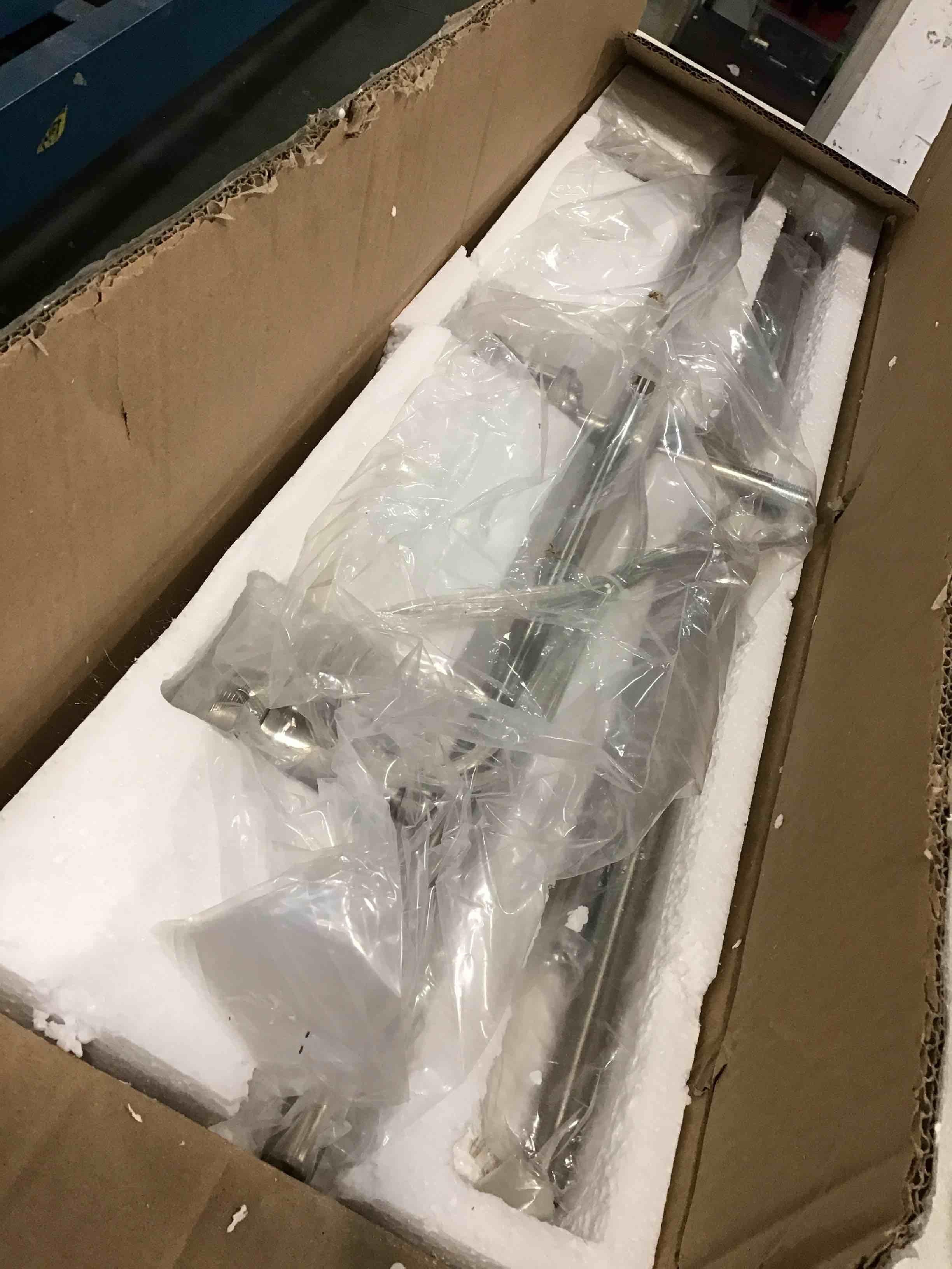 https://s3.amazonaws.com/lotting-images-prod/bidfta/BLU5809401_1712347310516.jpeg