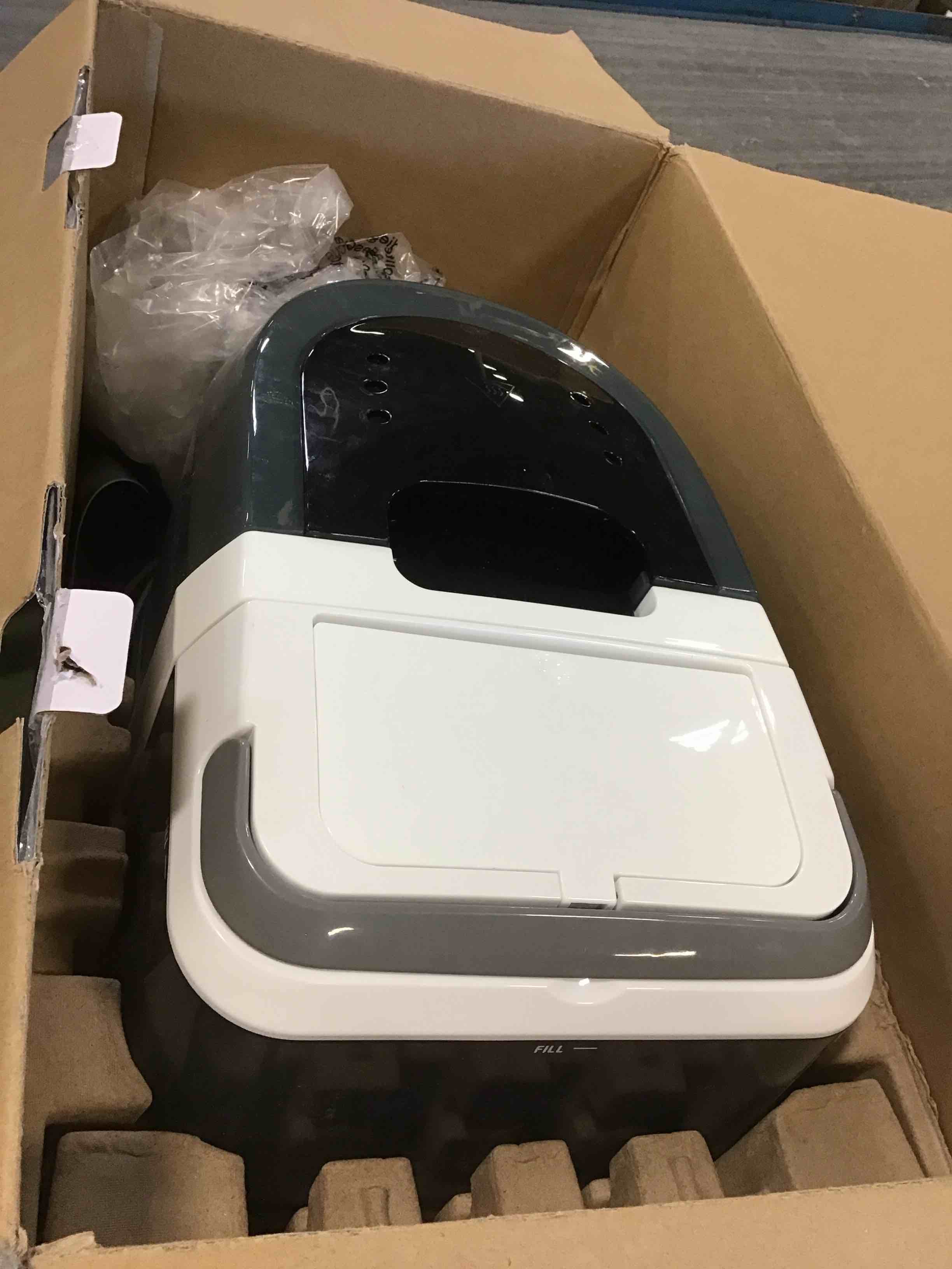 https://s3.amazonaws.com/lotting-images-prod/bidfta/BLU5809504_1712413855631.jpeg