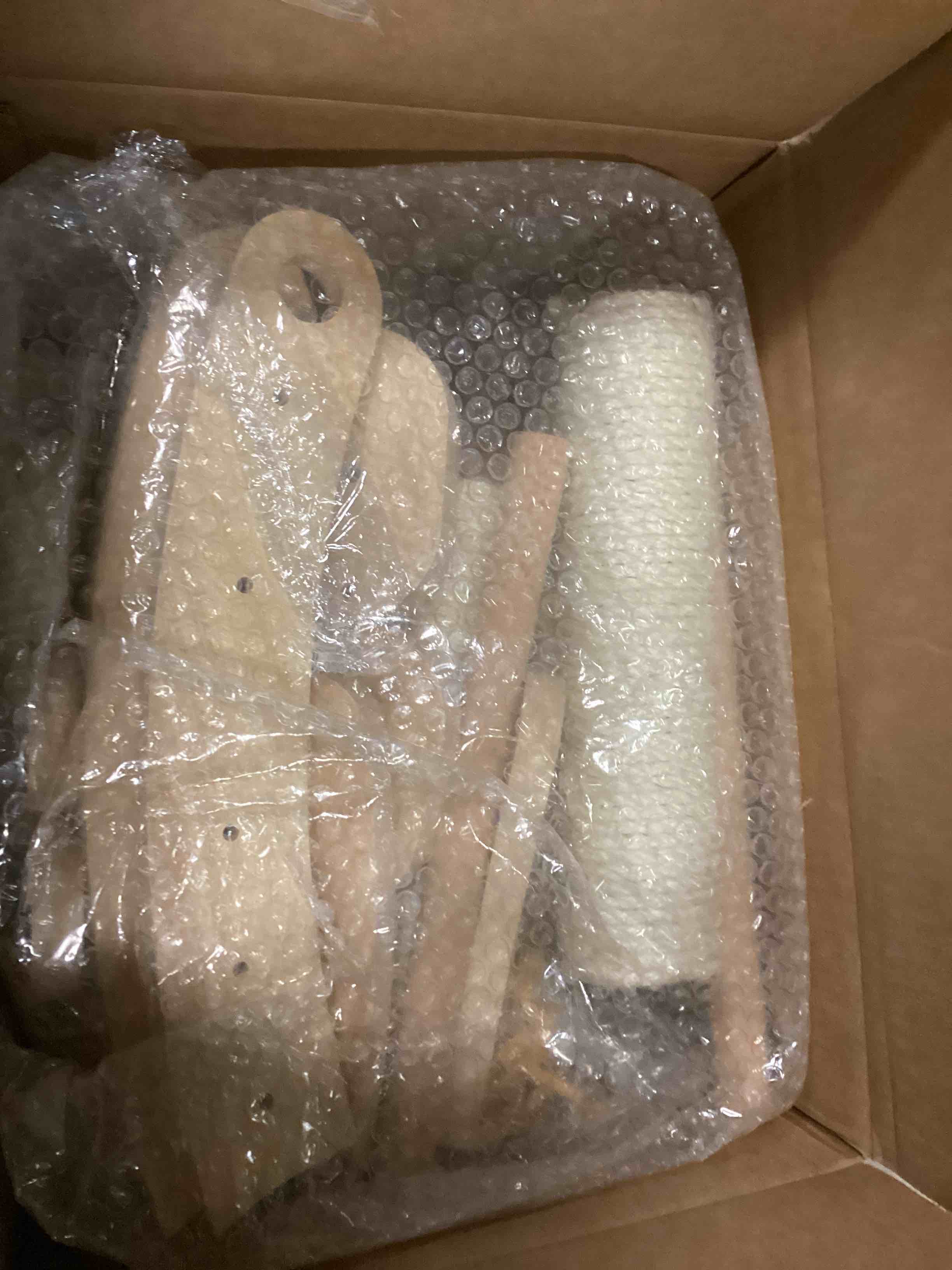 https://s3.amazonaws.com/lotting-images-prod/bidfta/BLU5809636_1712487947709.jpeg