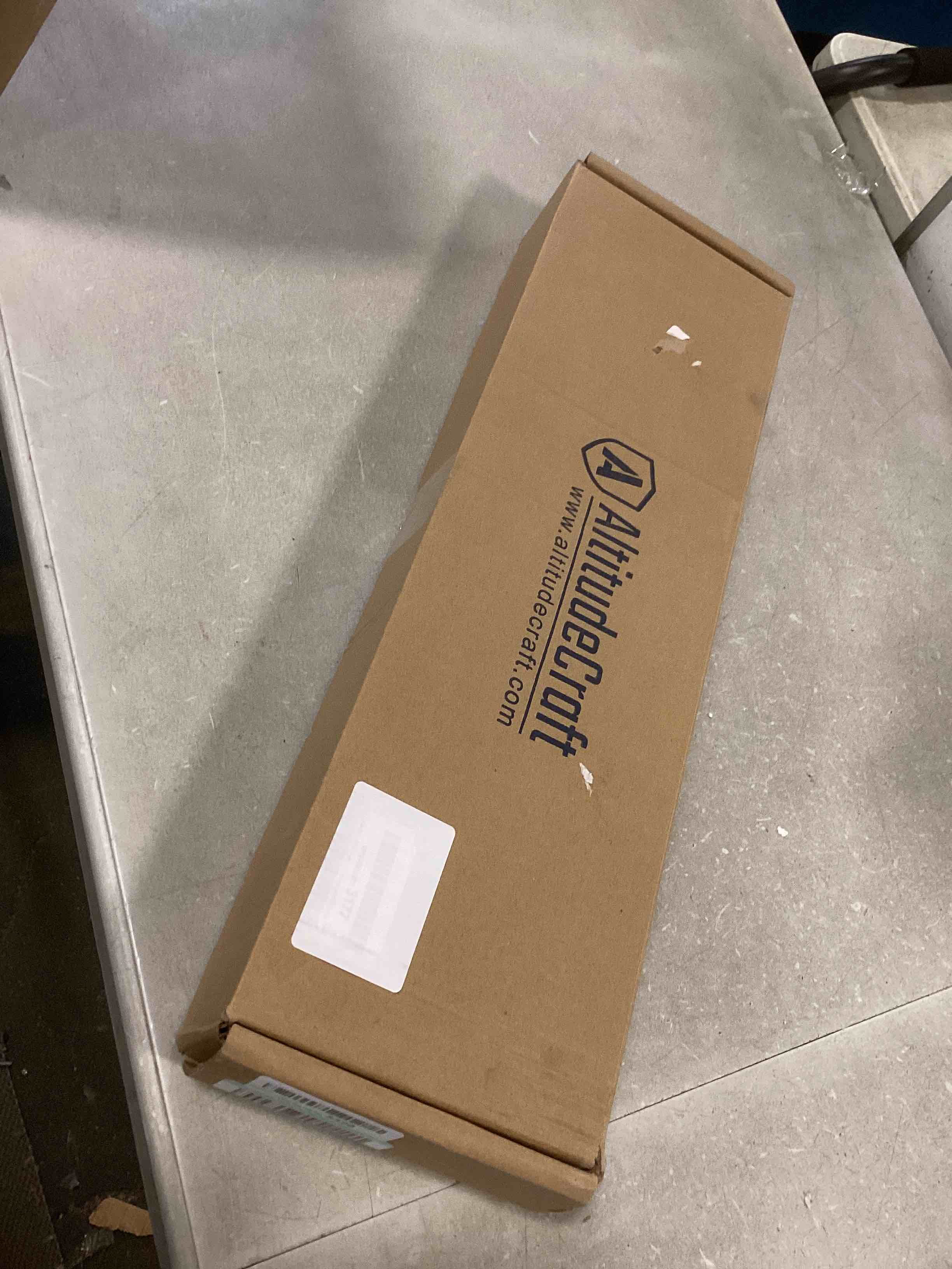 https://s3.amazonaws.com/lotting-images-prod/bidfta/BLU5809866_1712513901730.jpeg