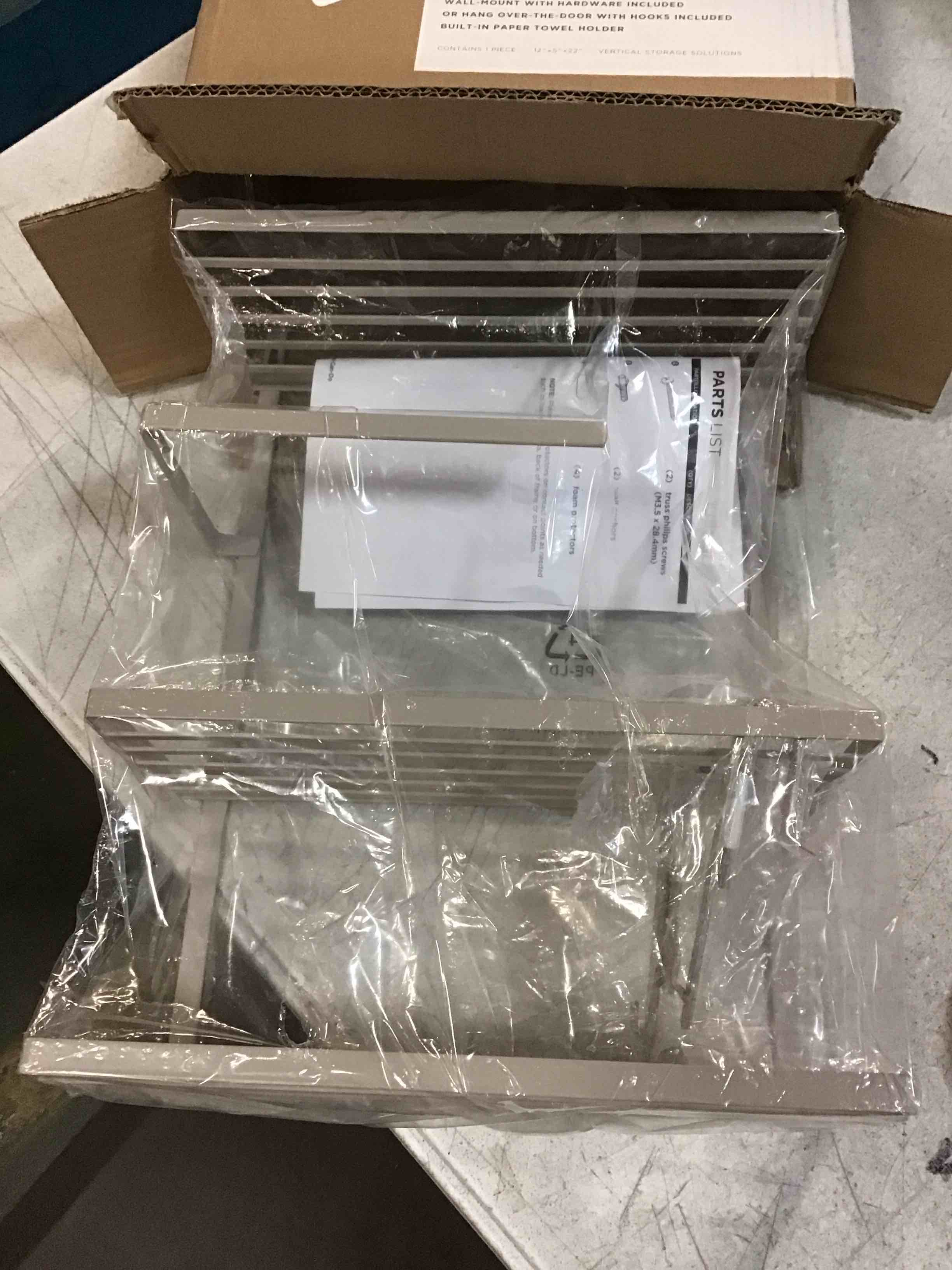 https://s3.amazonaws.com/lotting-images-prod/bidfta/BLU5810014_1711626382395.jpeg