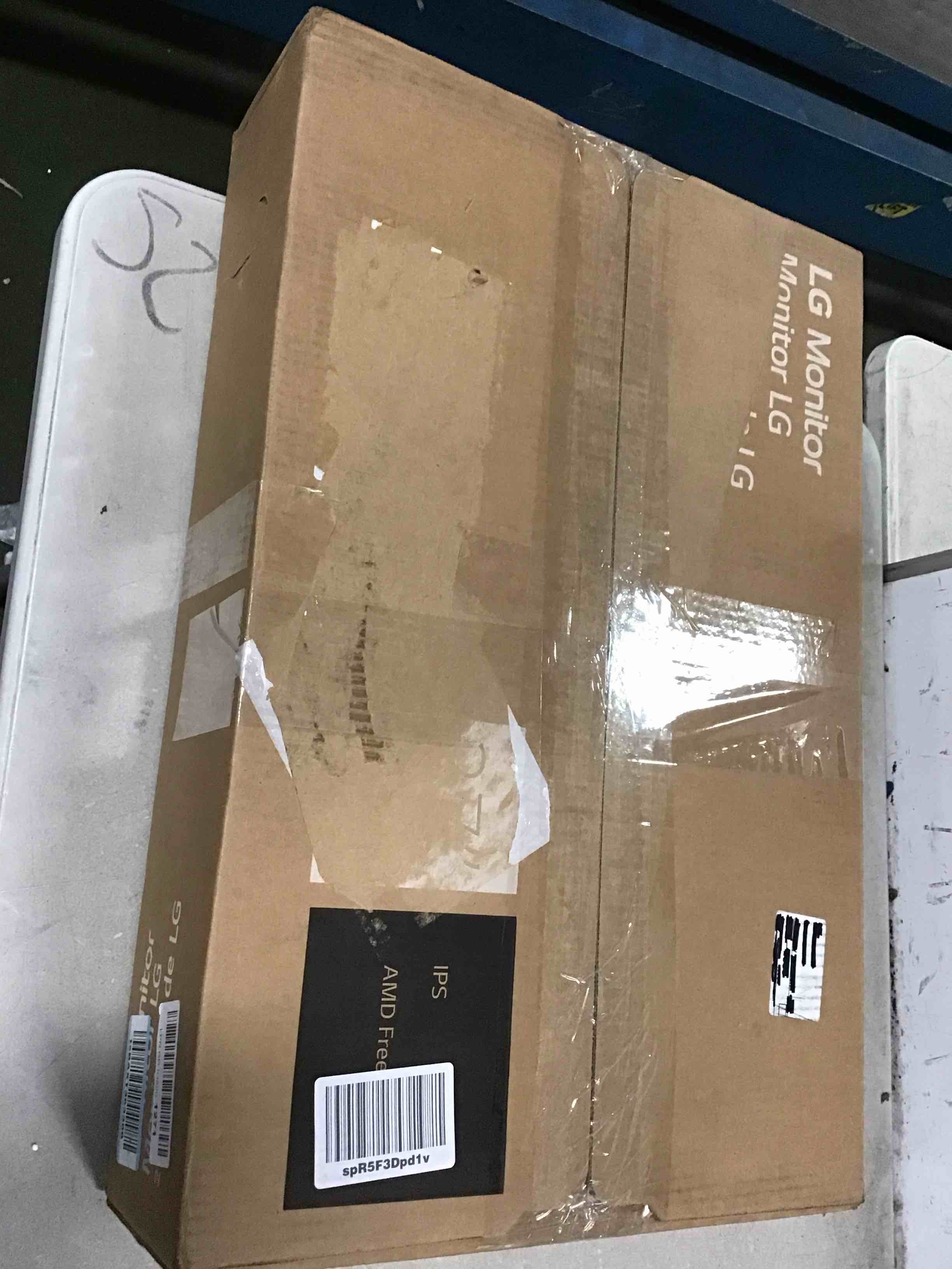 https://s3.amazonaws.com/lotting-images-prod/bidfta/BLU5811027_1712147407782.jpeg