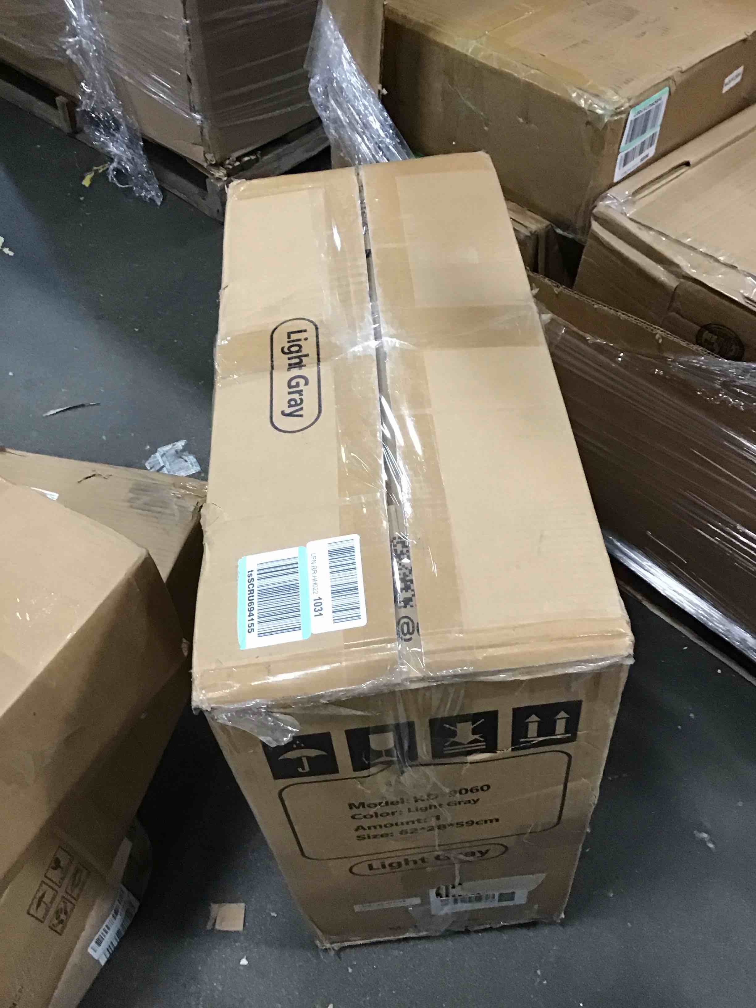 https://s3.amazonaws.com/lotting-images-prod/bidfta/BLU5811331_1712321700845.jpeg