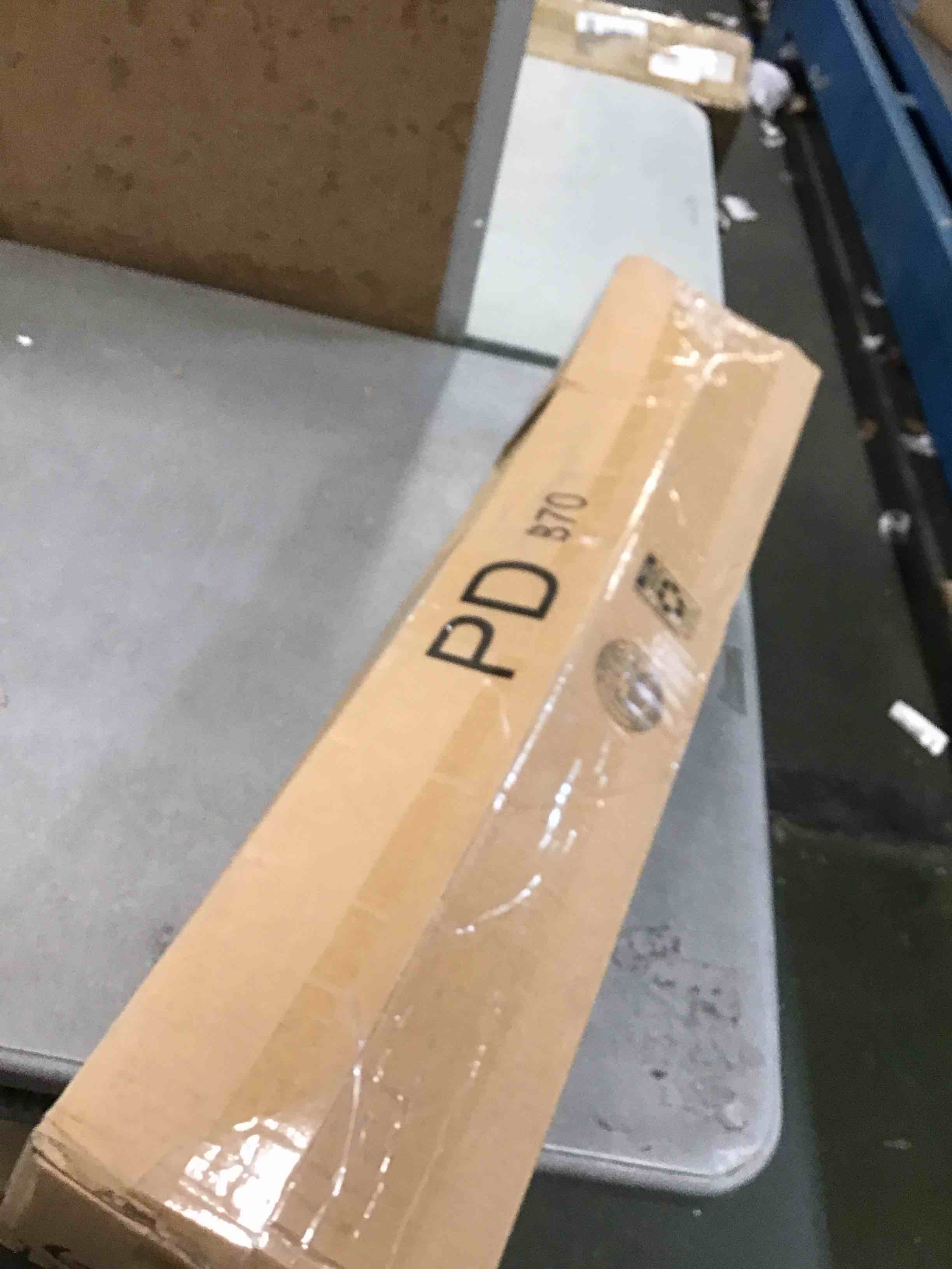 https://s3.amazonaws.com/lotting-images-prod/bidfta/BLU5811379_1712328621045.jpeg