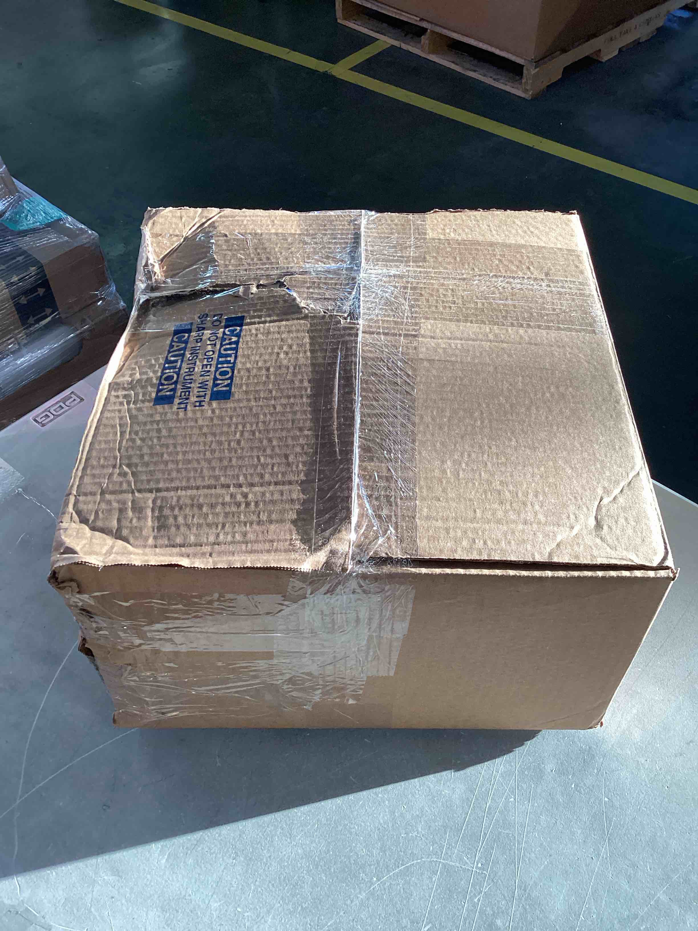 https://s3.amazonaws.com/lotting-images-prod/bidfta/BLU5811516_1711628578533.jpeg